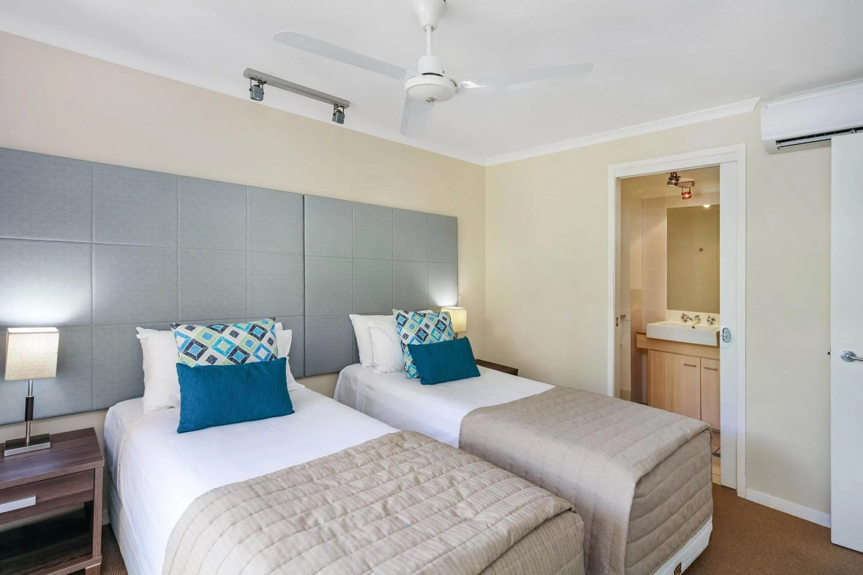 Bedroom, Bed in Mantra Amphora