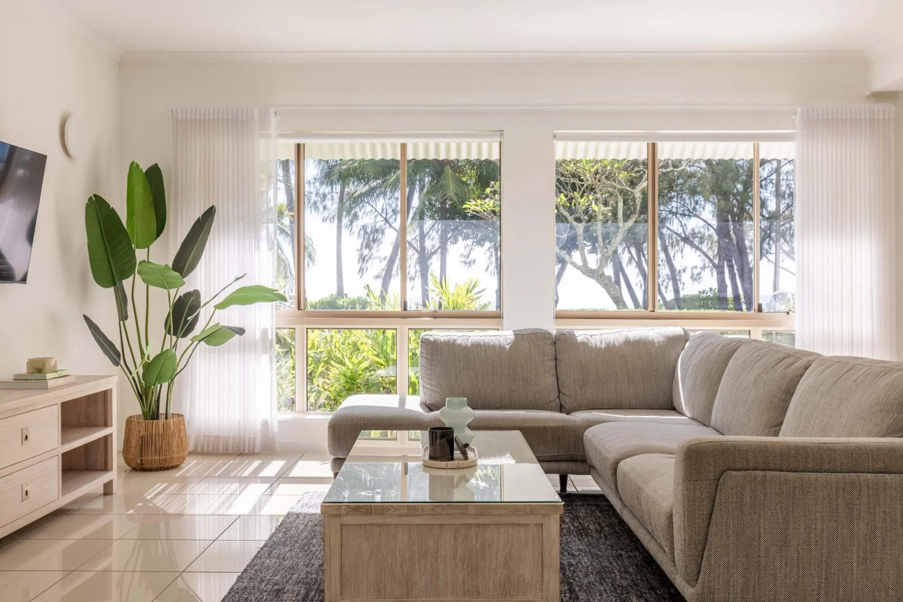 One-Bedroom Apartment with Ocean View in Mantra Amphora One-Bedroom Apartment with Ocean View in Mantra Amphora