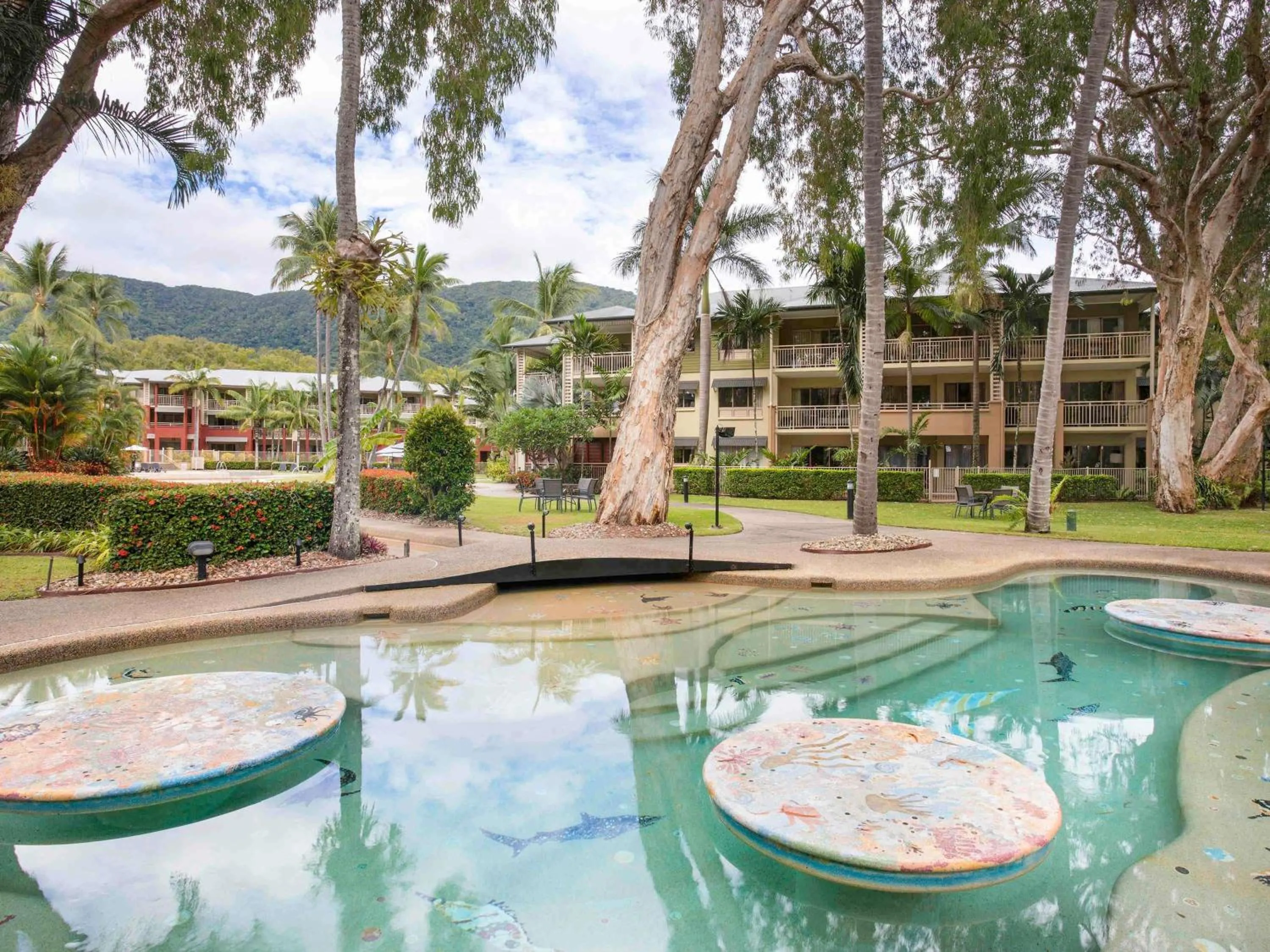 Other in Mantra Amphora