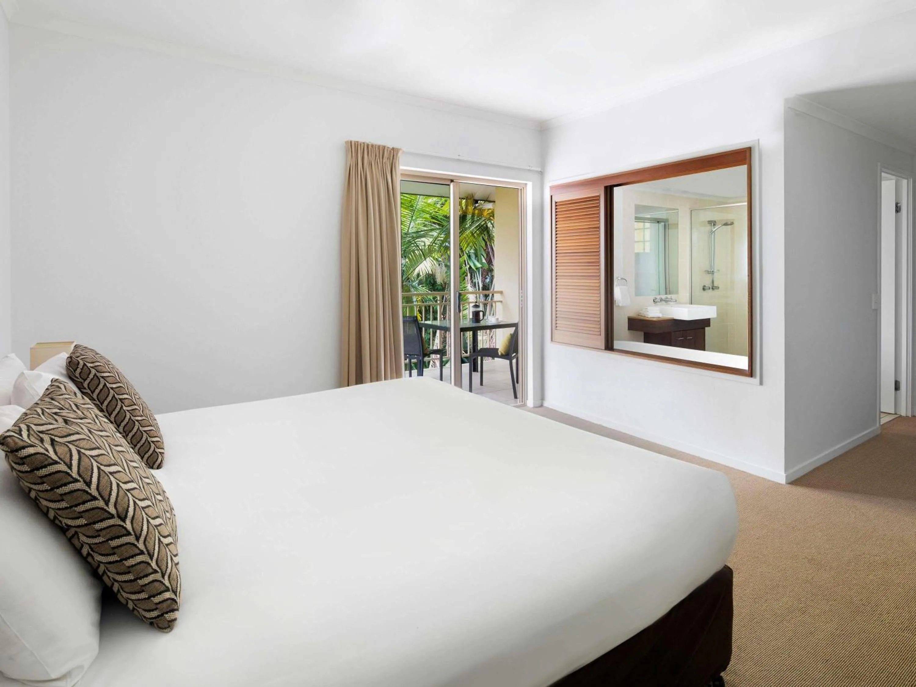 Bedroom, Bed in Mantra Amphora