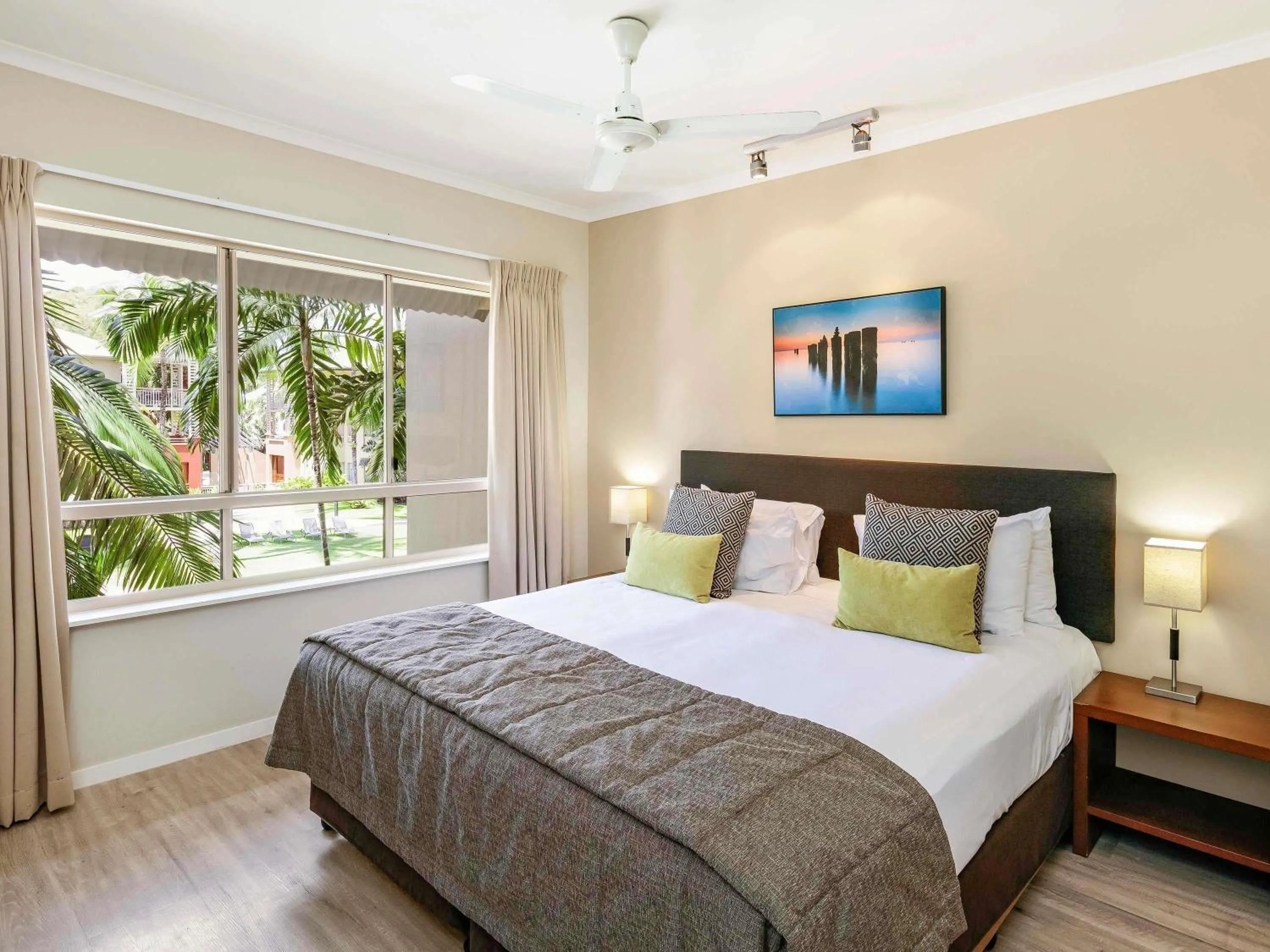 Bedroom, Bed in Mantra Amphora