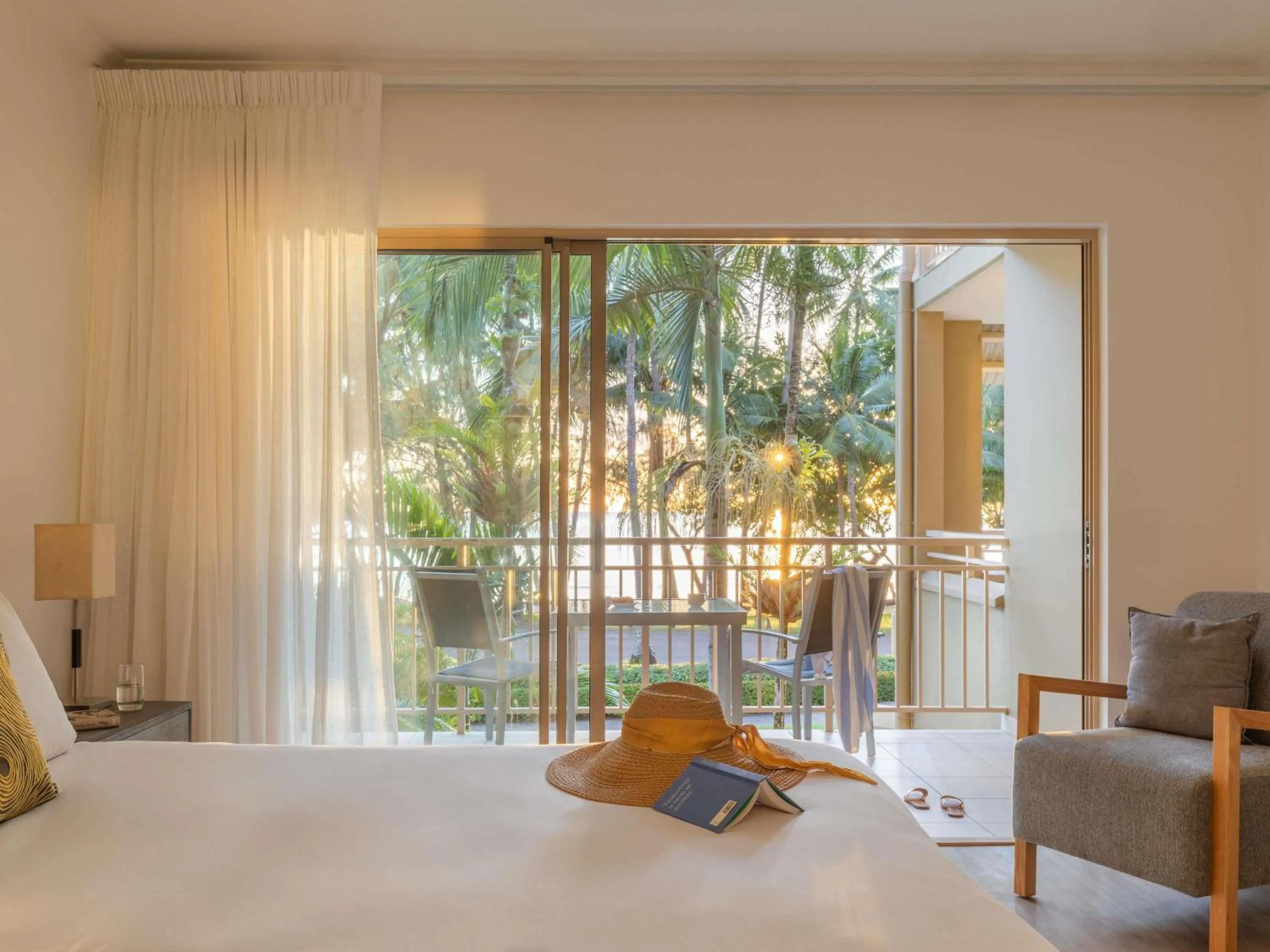 Bedroom, Bed in Mantra Amphora