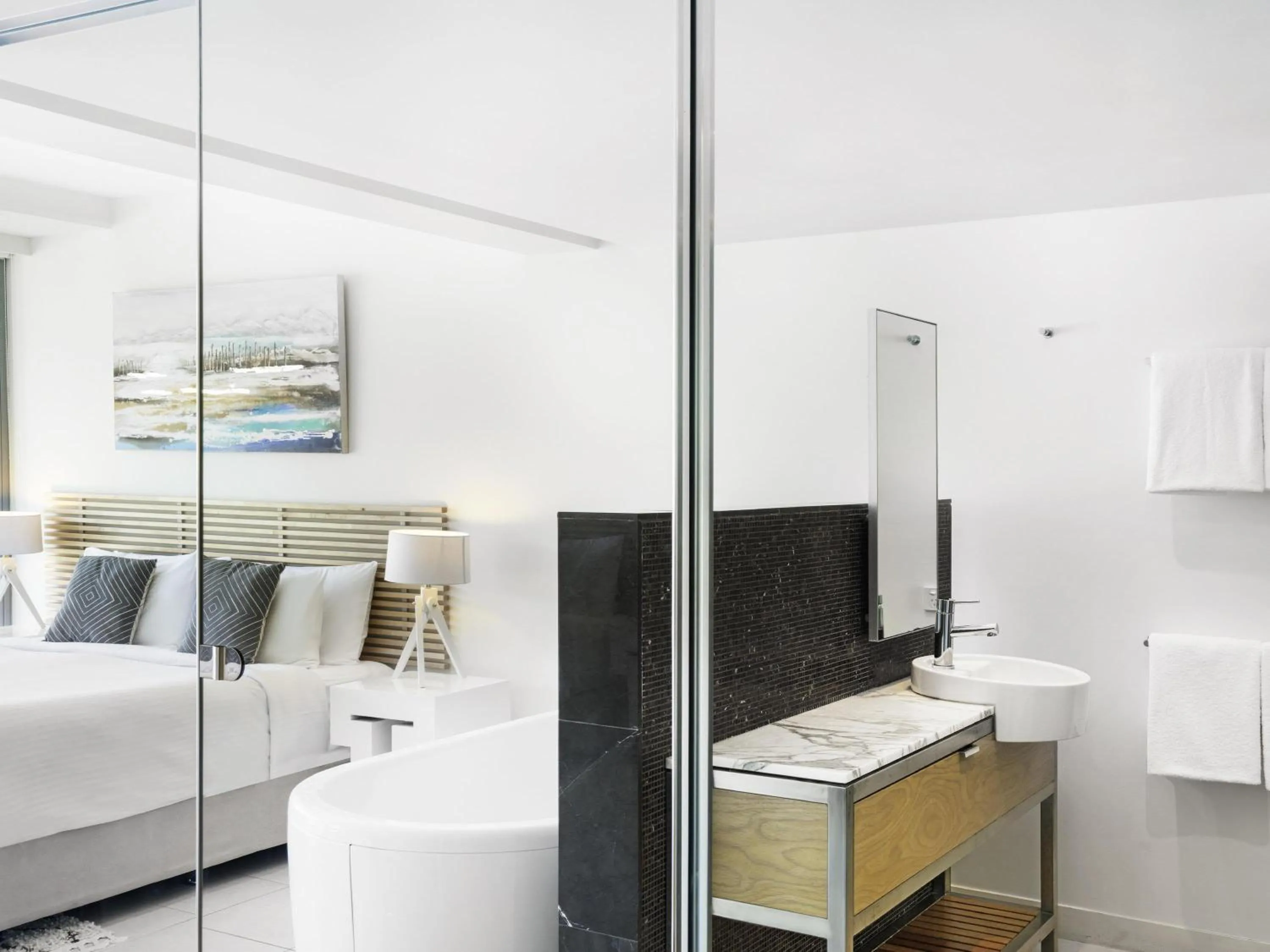 Bedroom, Bed in Peppers Blue on Blue