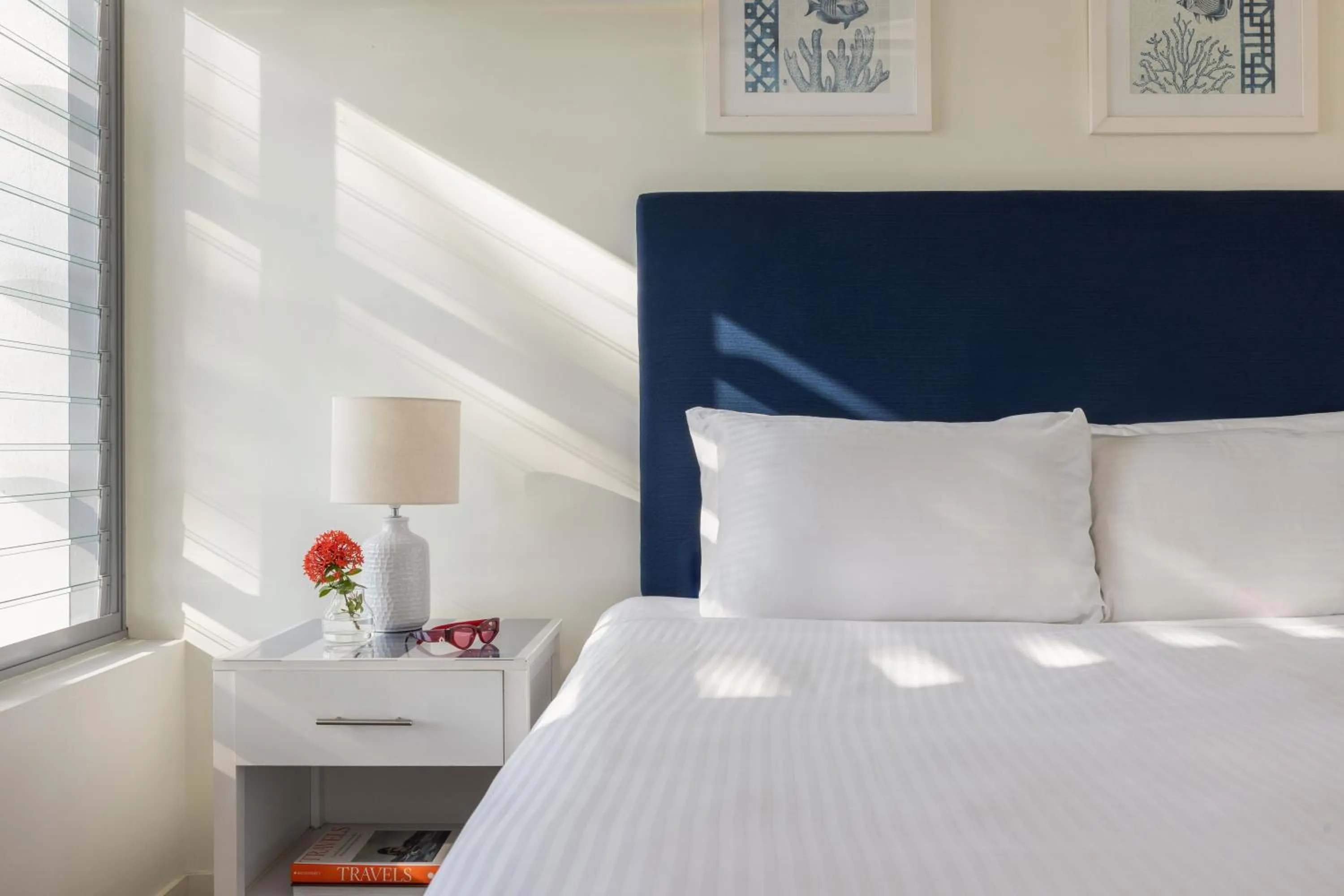 Bedroom, Bed in Peppers Blue on Blue