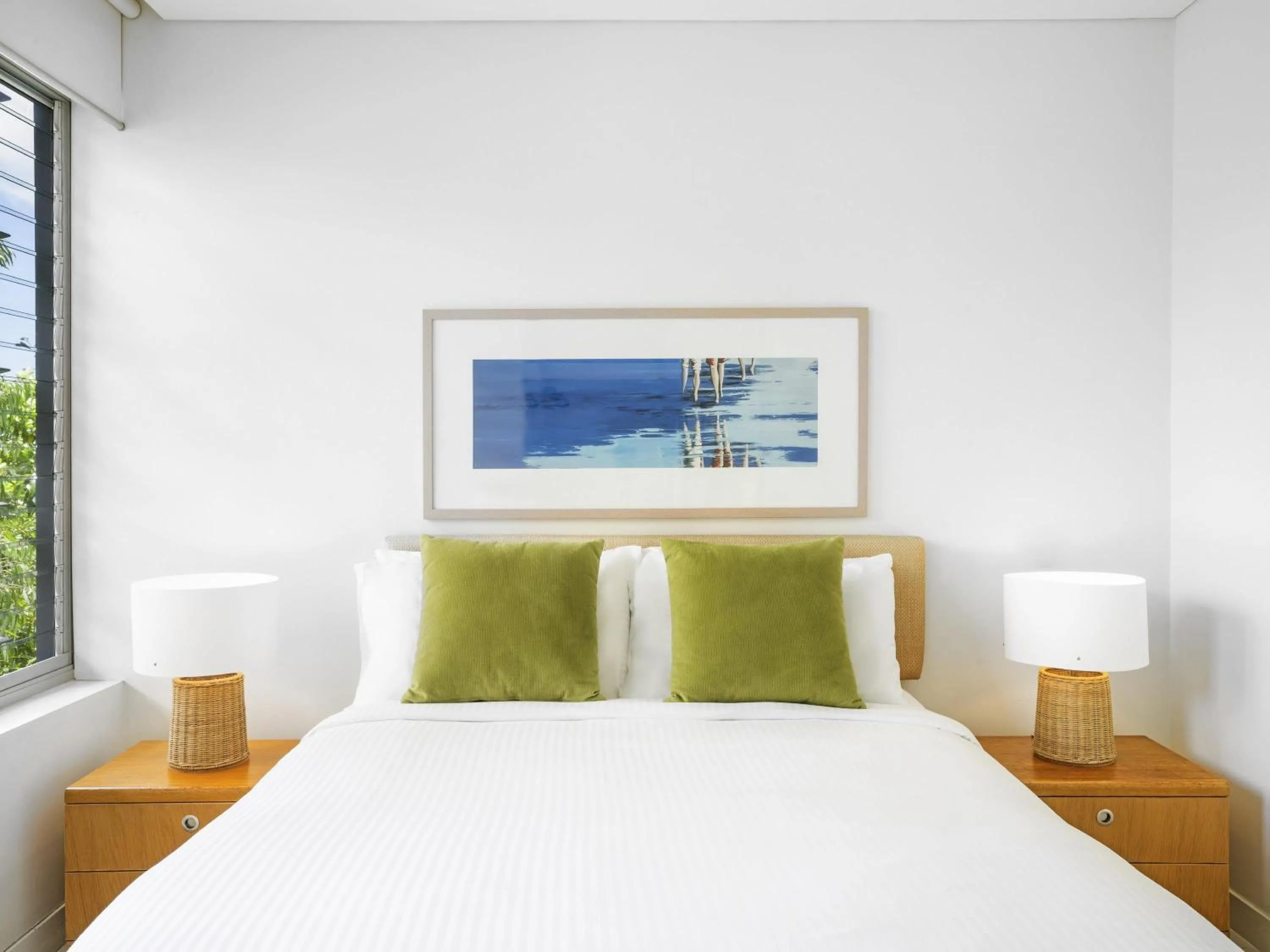 Bedroom, Bed in Peppers Blue on Blue