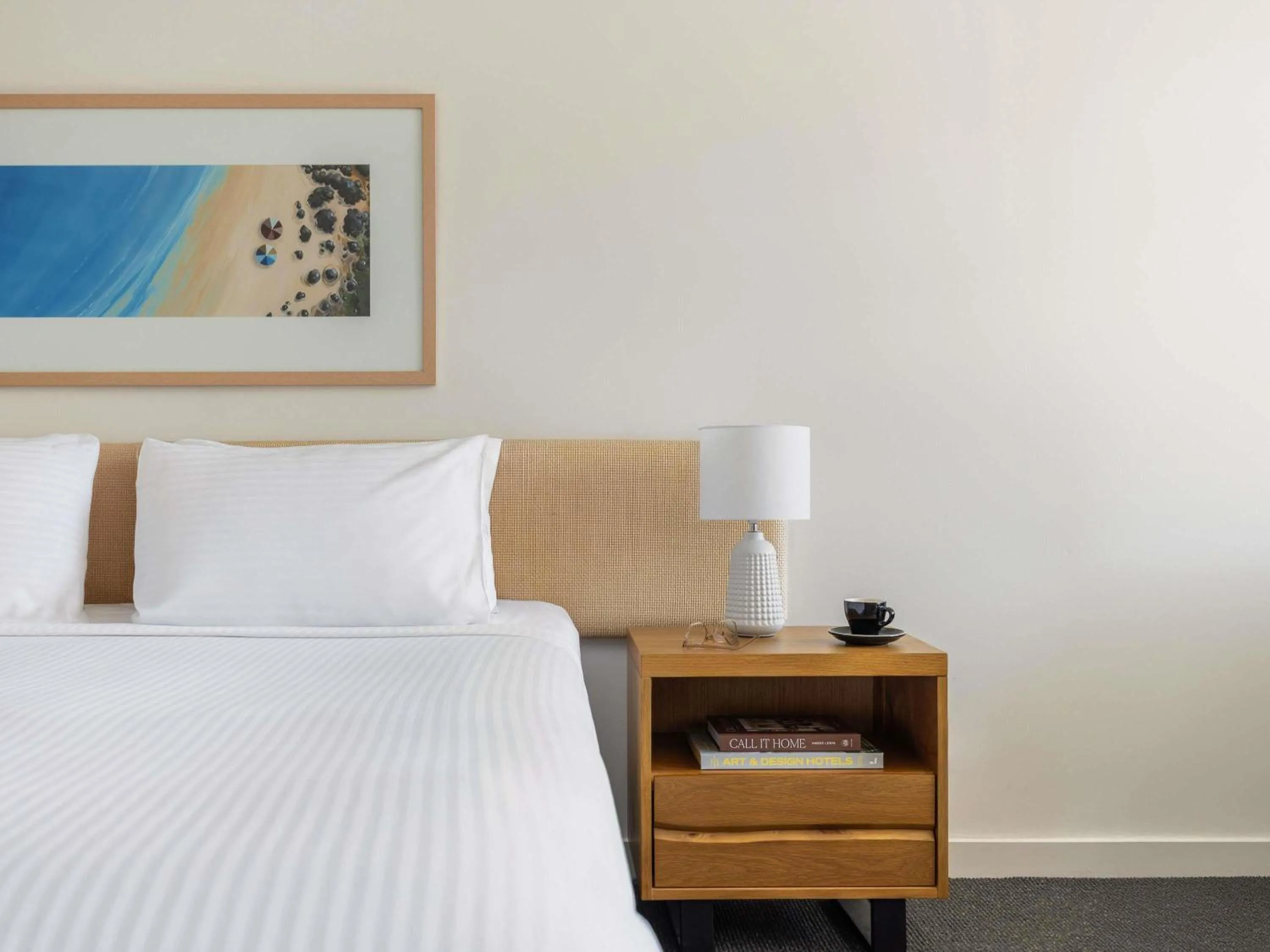 Bedroom, Bed in Peppers Blue on Blue