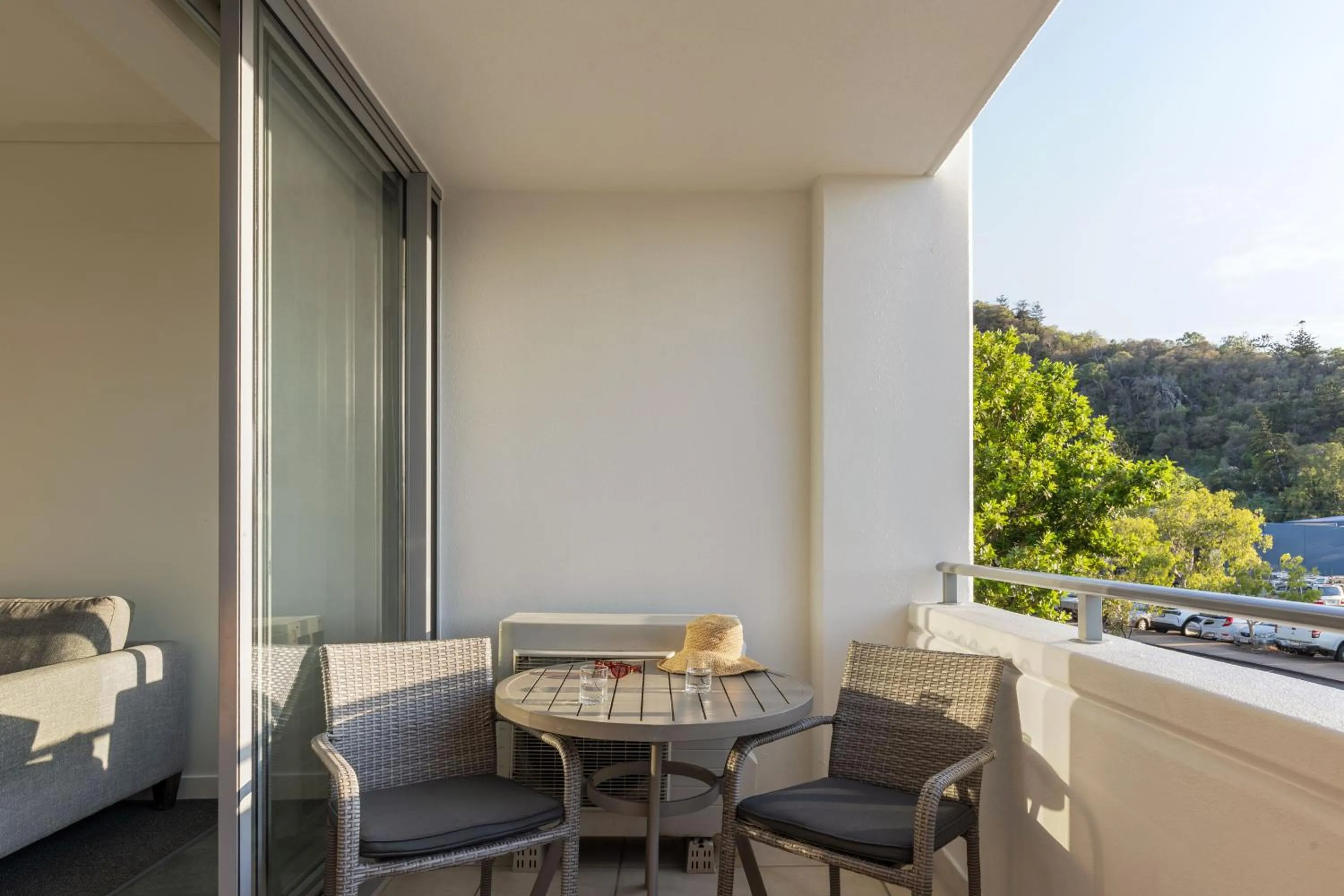 Balcony/Terrace in Peppers Blue on Blue