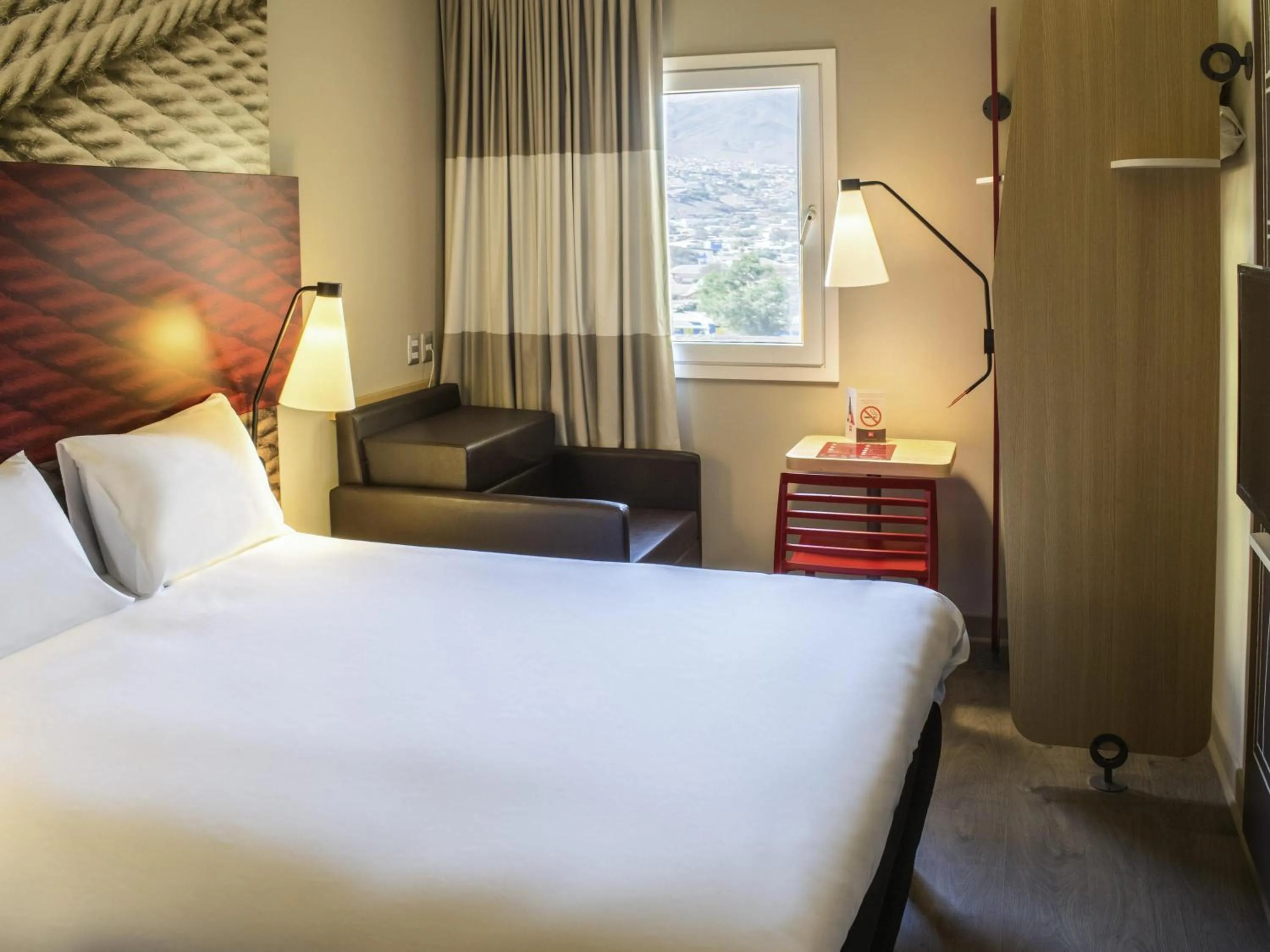 Bedroom, Bed in ibis Copiapo