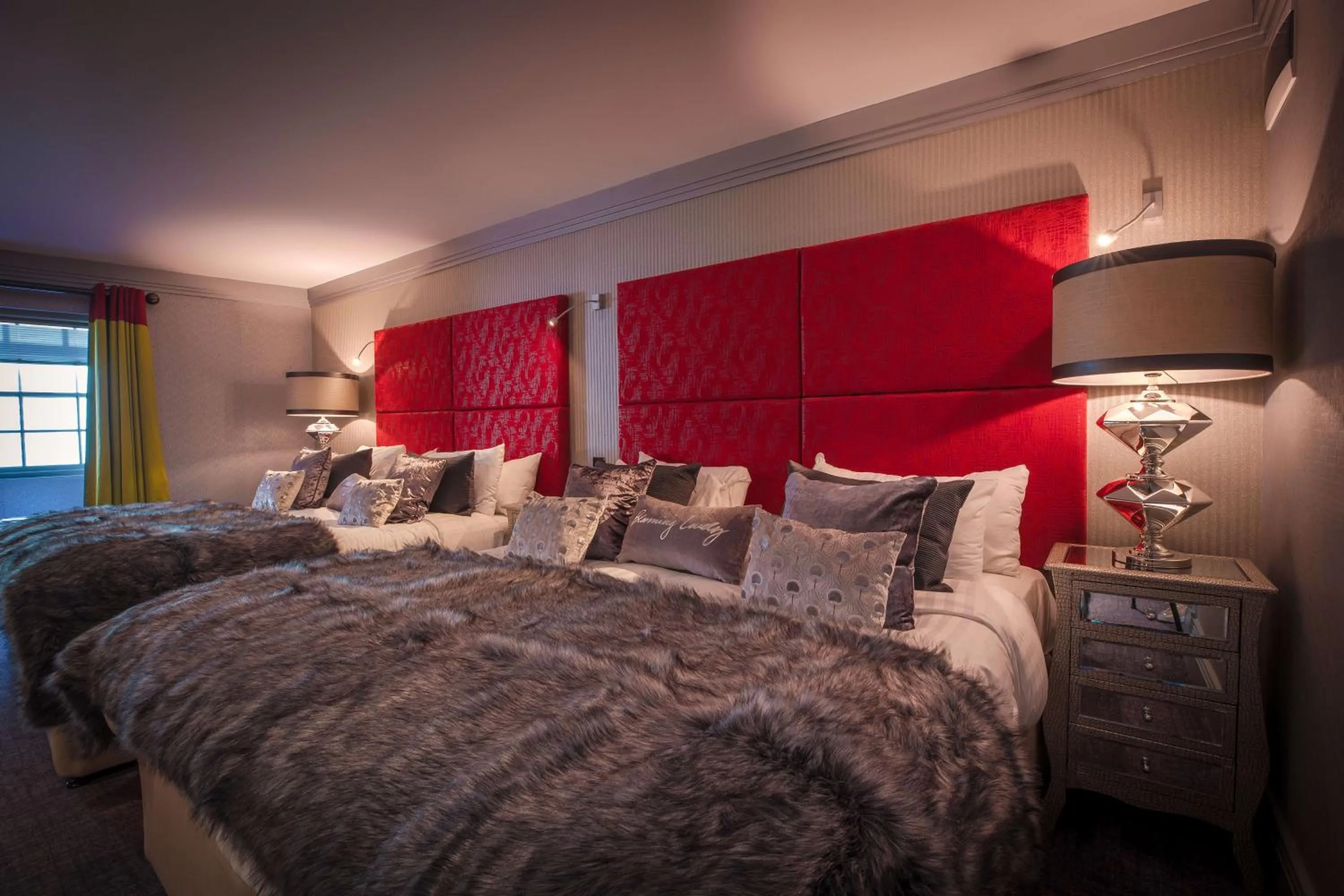 Bed in Me & Mrs Jones