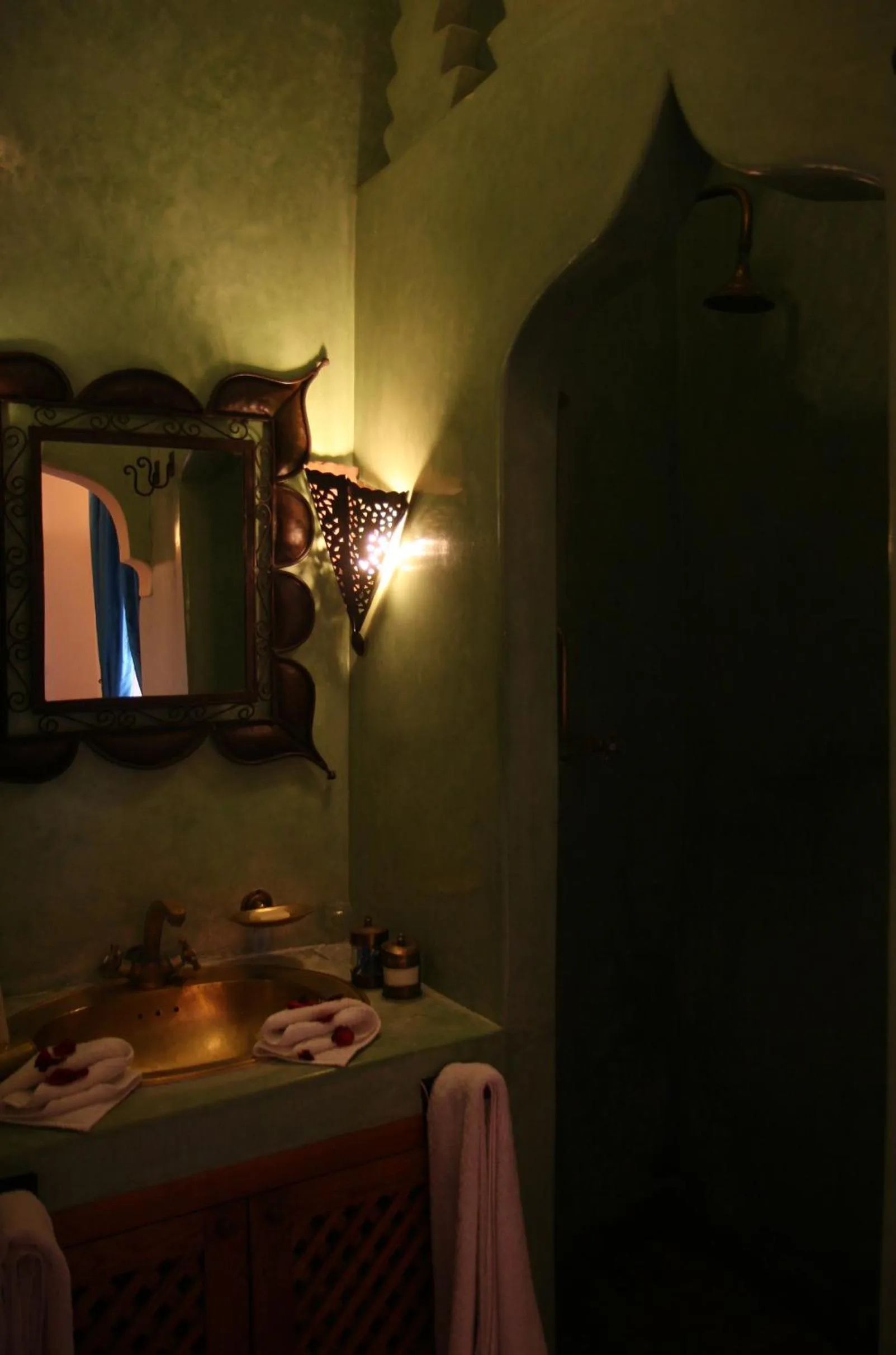 Bathroom in Riad Léna & Spa
