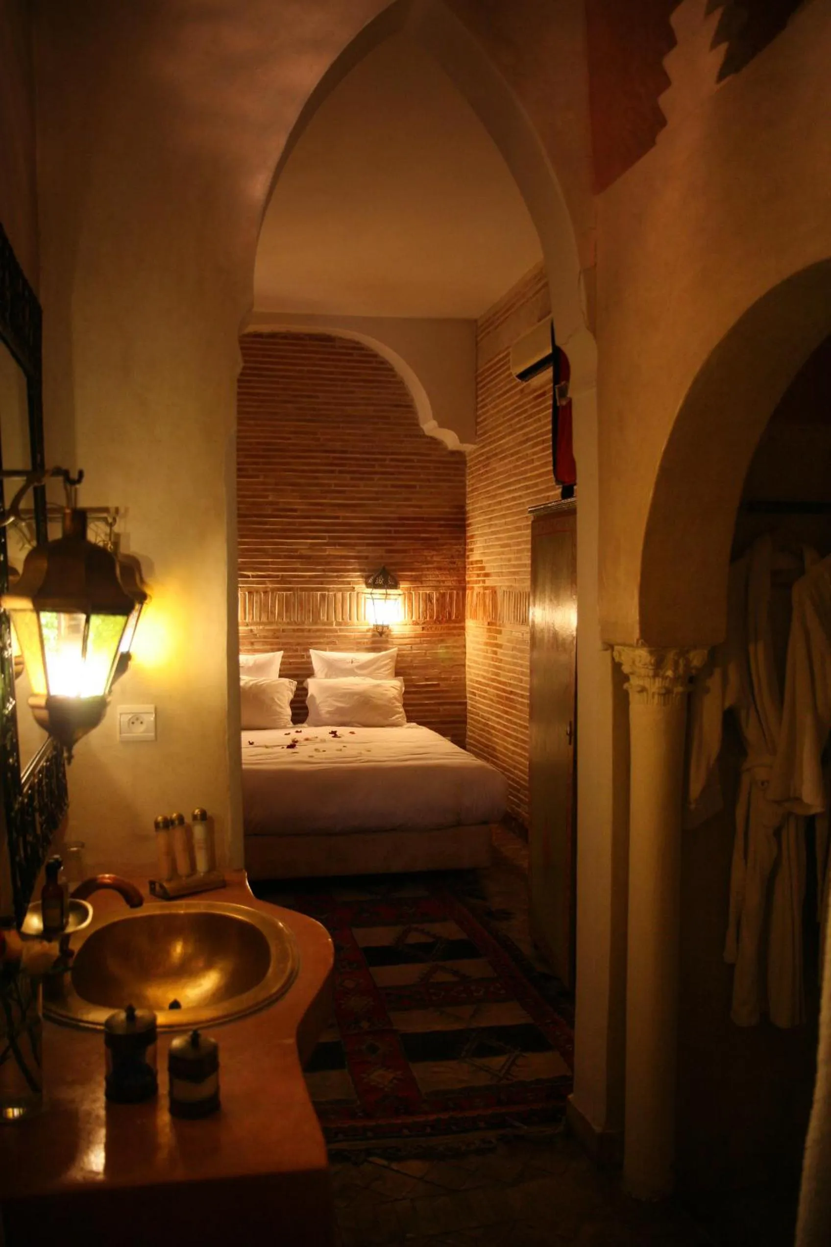 Bed in Riad Léna & Spa