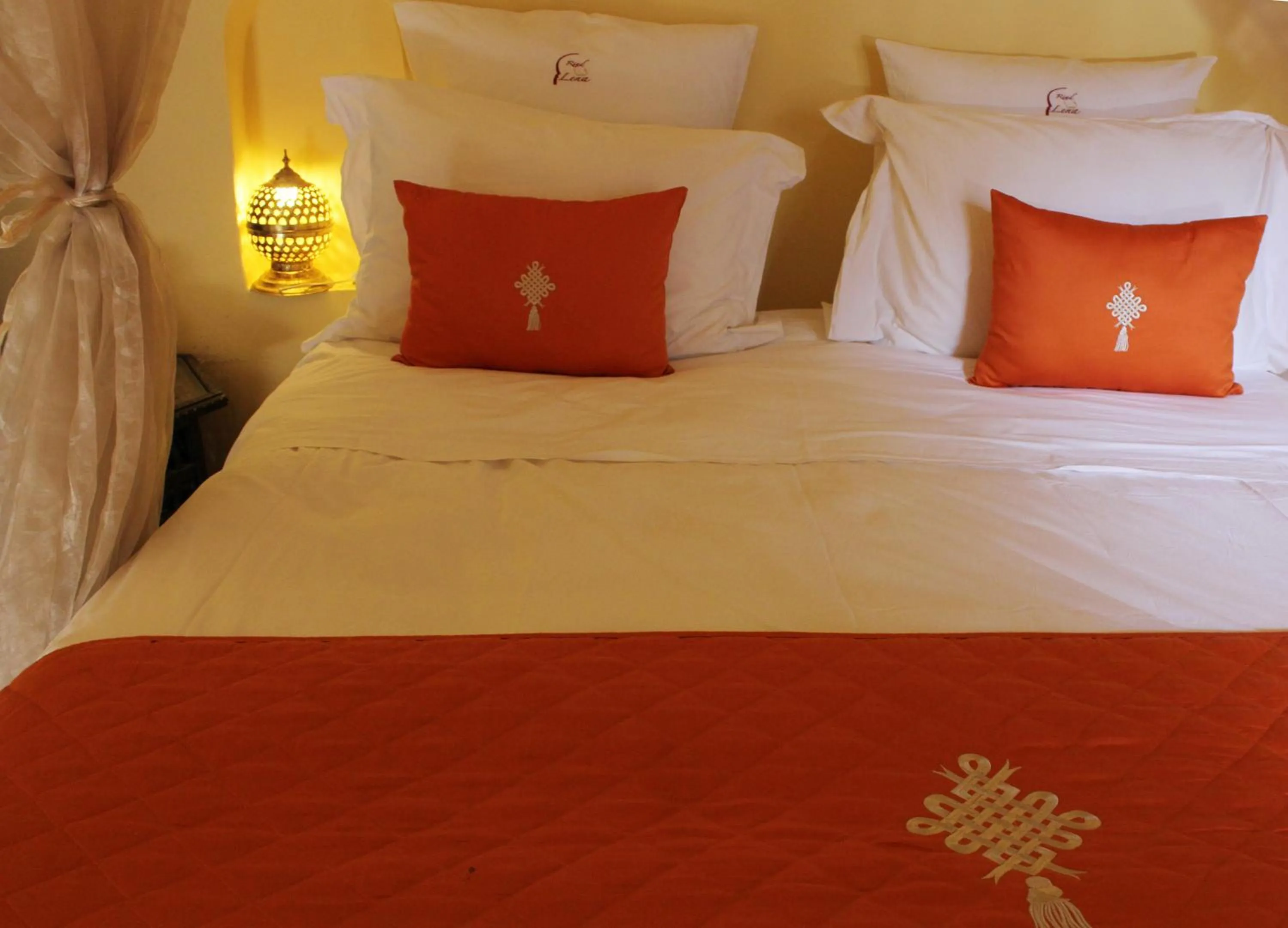 Bed in Riad Léna & Spa