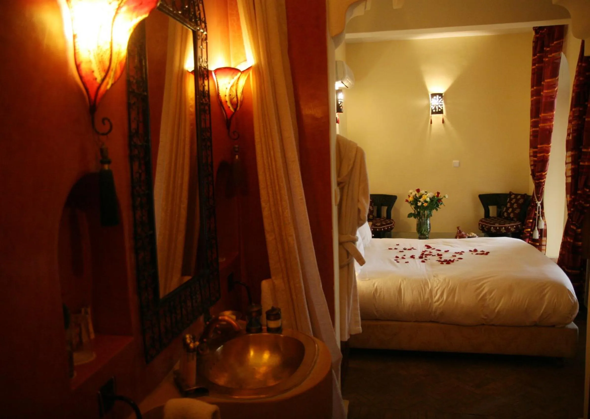 Bathroom in Riad Léna & Spa