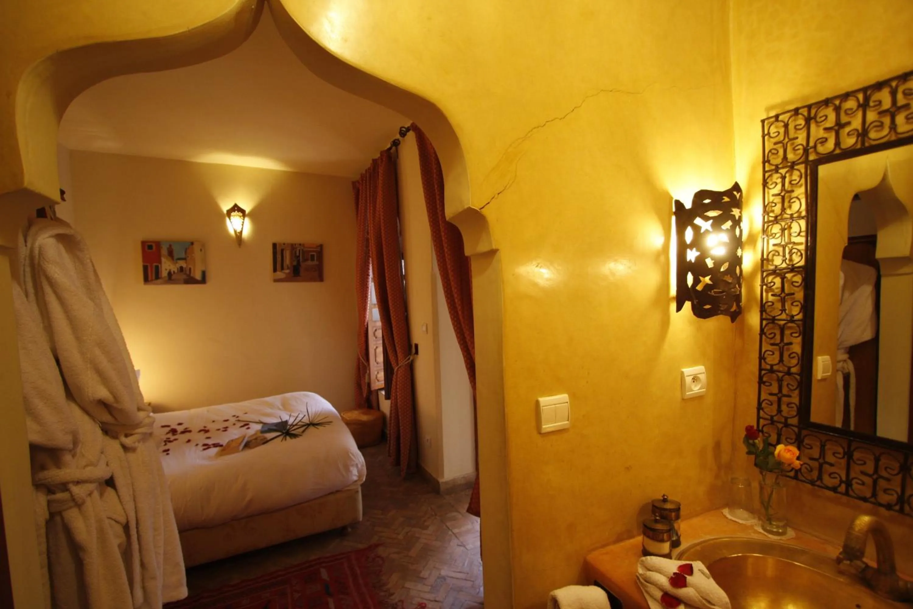 Bathroom in Riad Léna & Spa