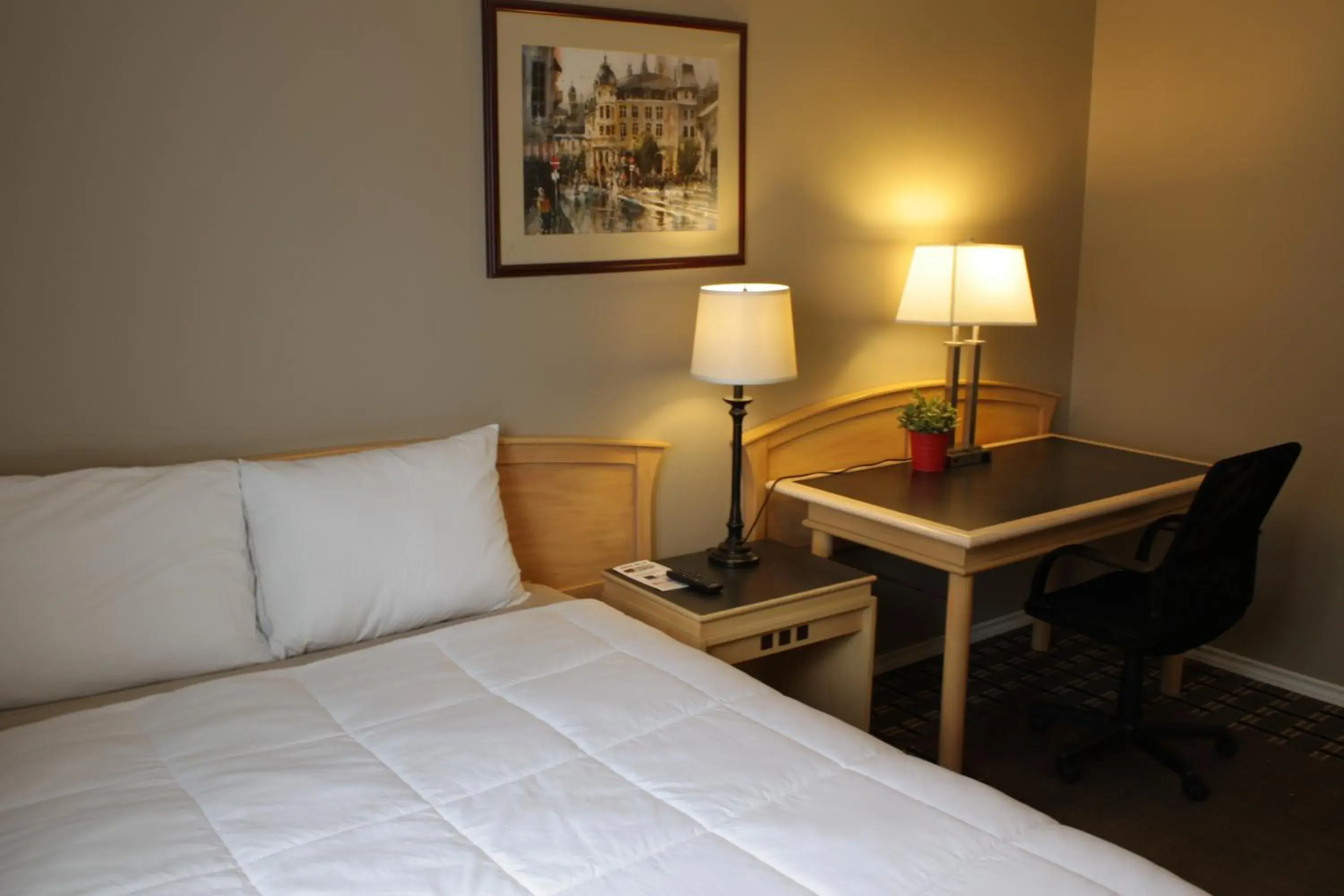 Queen Room in Hillcrest Motel Queen Room in Hillcrest Motel