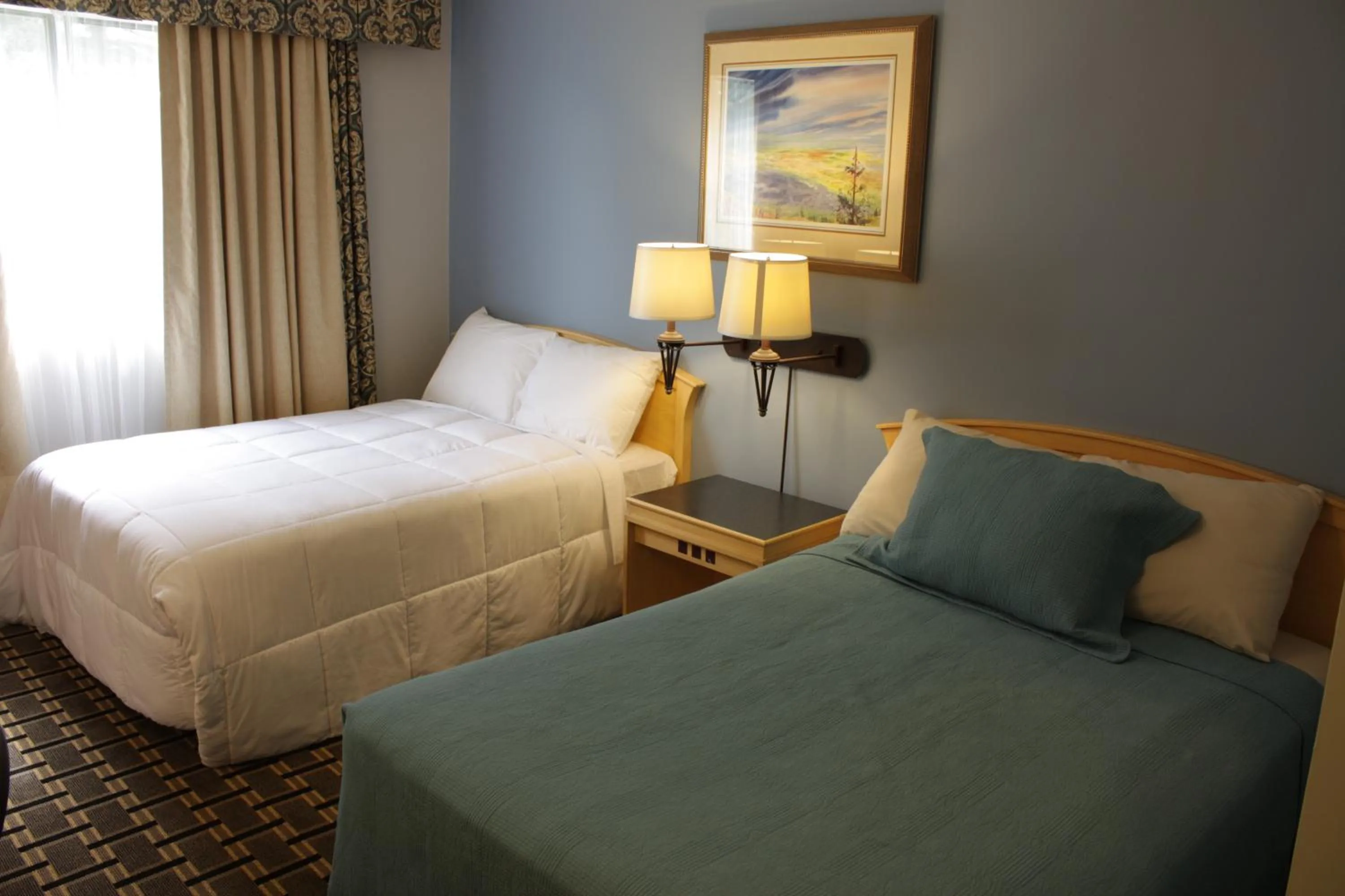 Photo of the whole room, Bed in Hillcrest Motel