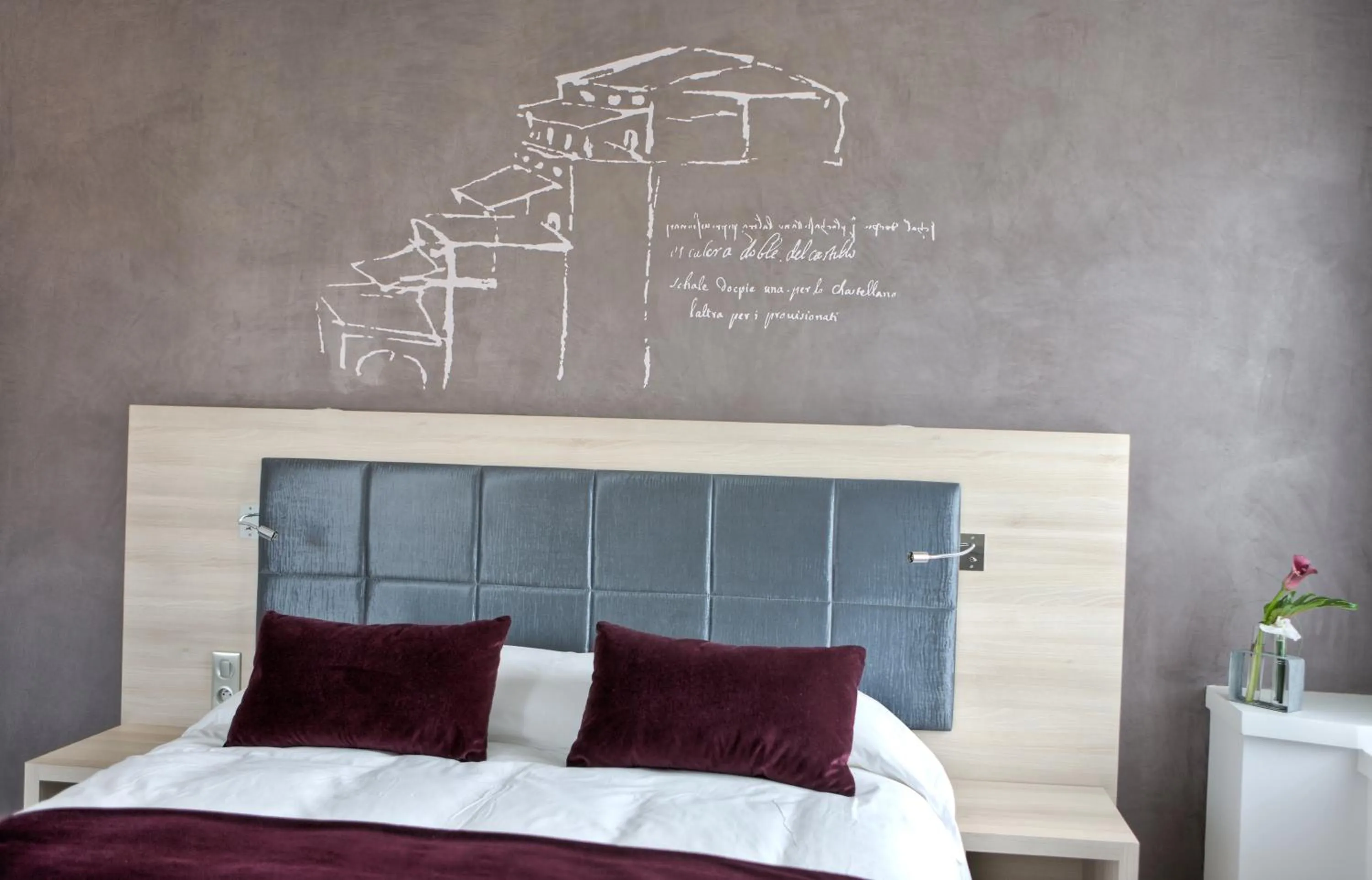 Bed in Best Western Plus Villa Saint Antoine Hotel & Spa