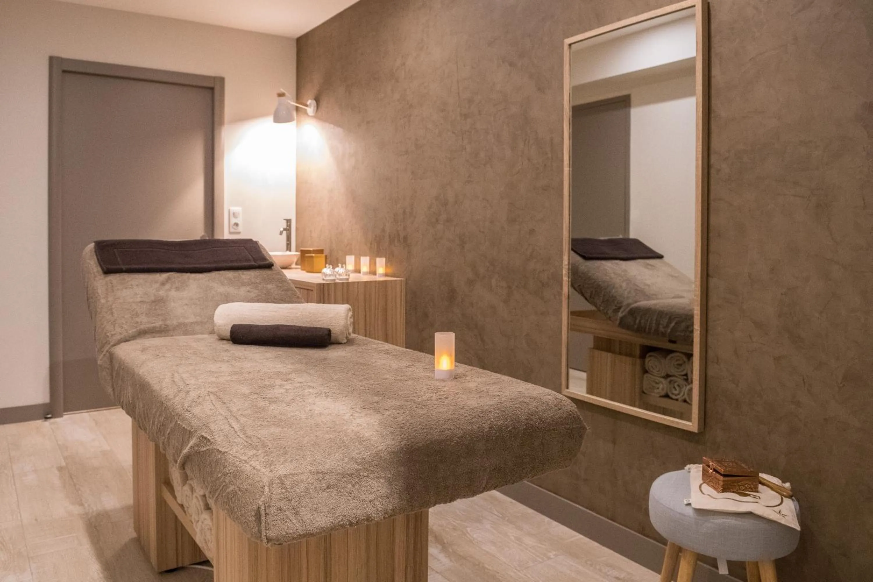 Massage in Best Western Plus Villa Saint Antoine Hotel & Spa