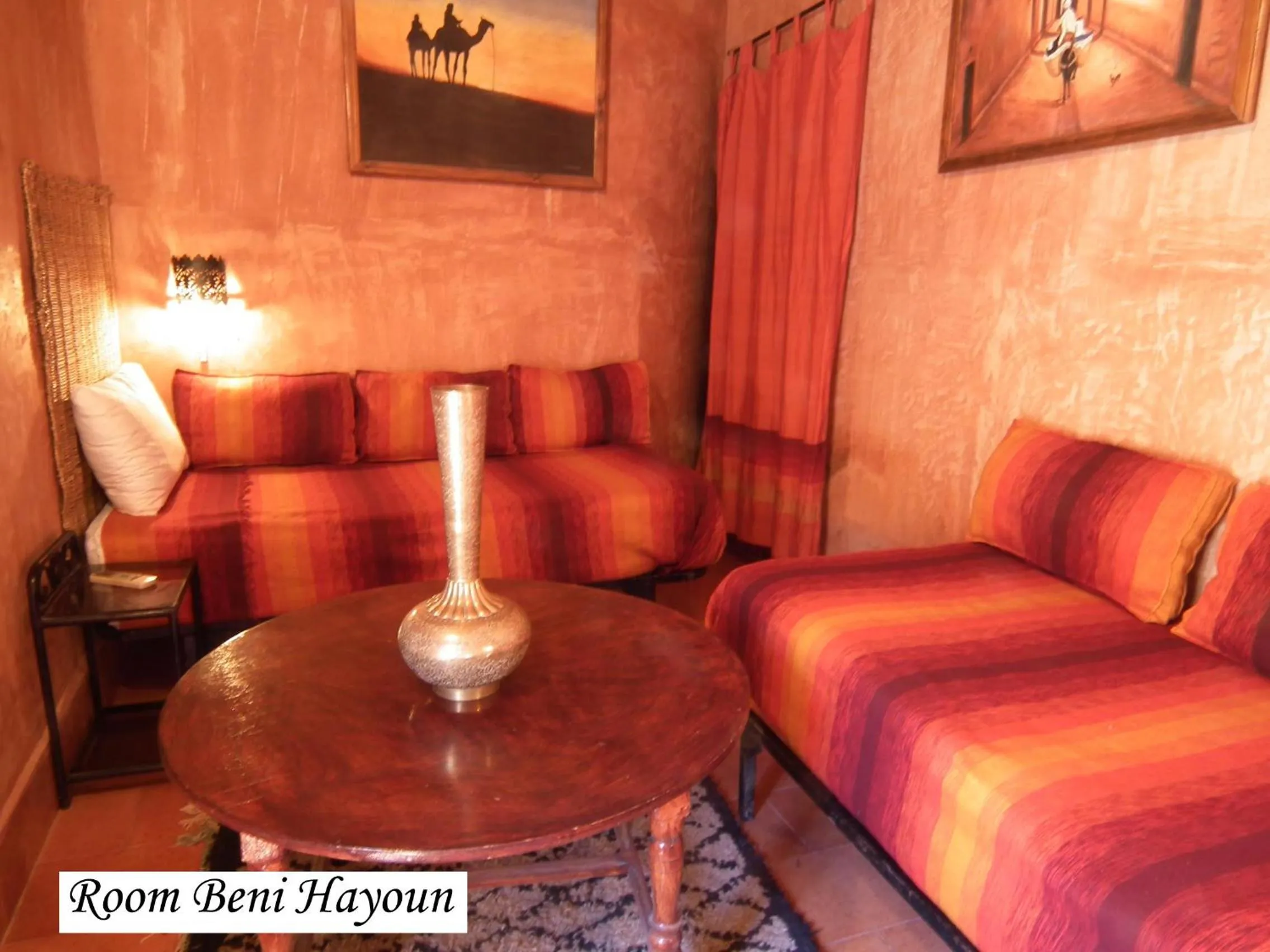 Photo of the whole room in Hotel Tomboctou