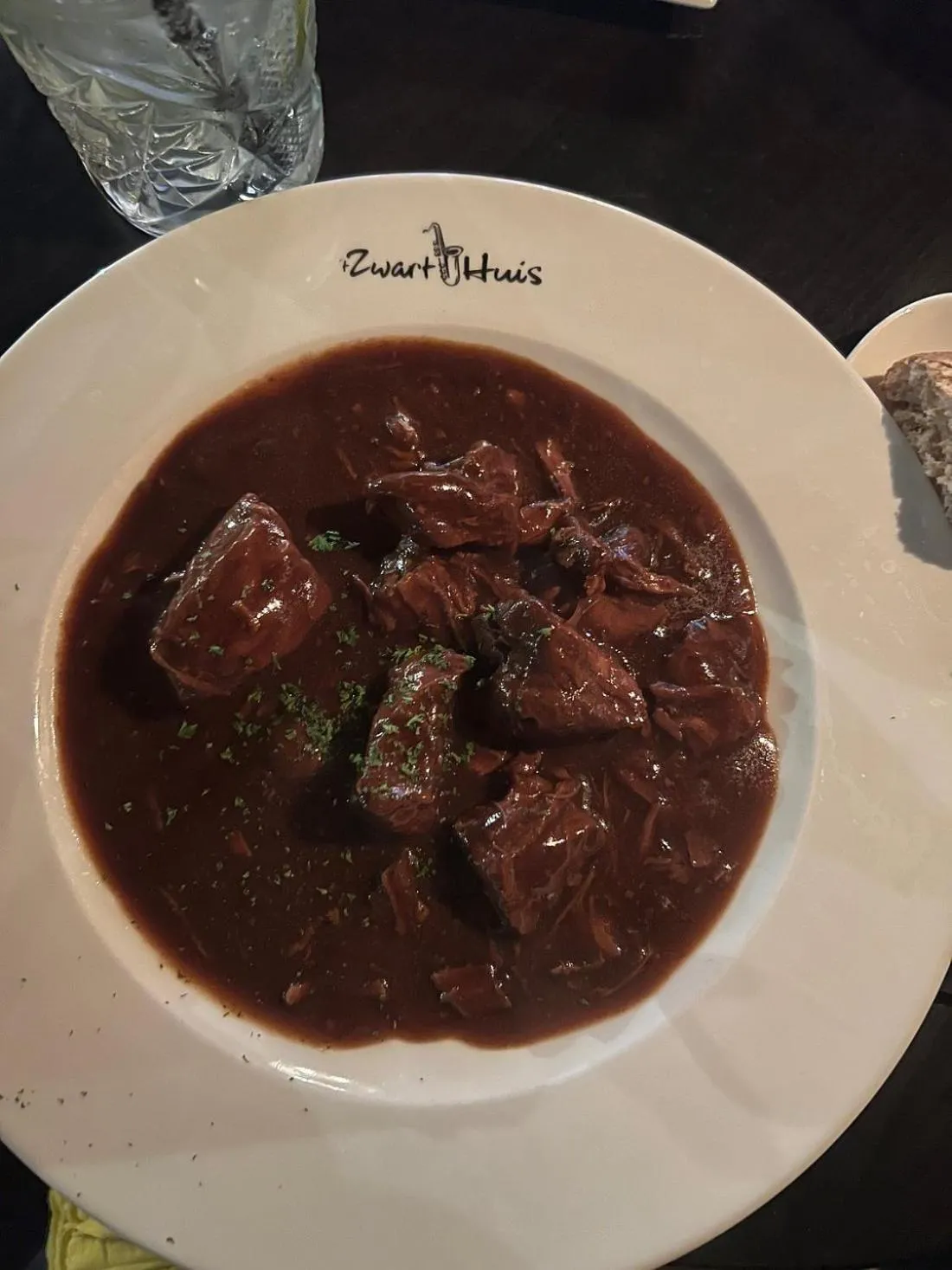 Restaurant/places to eat in Hotel Cavalier