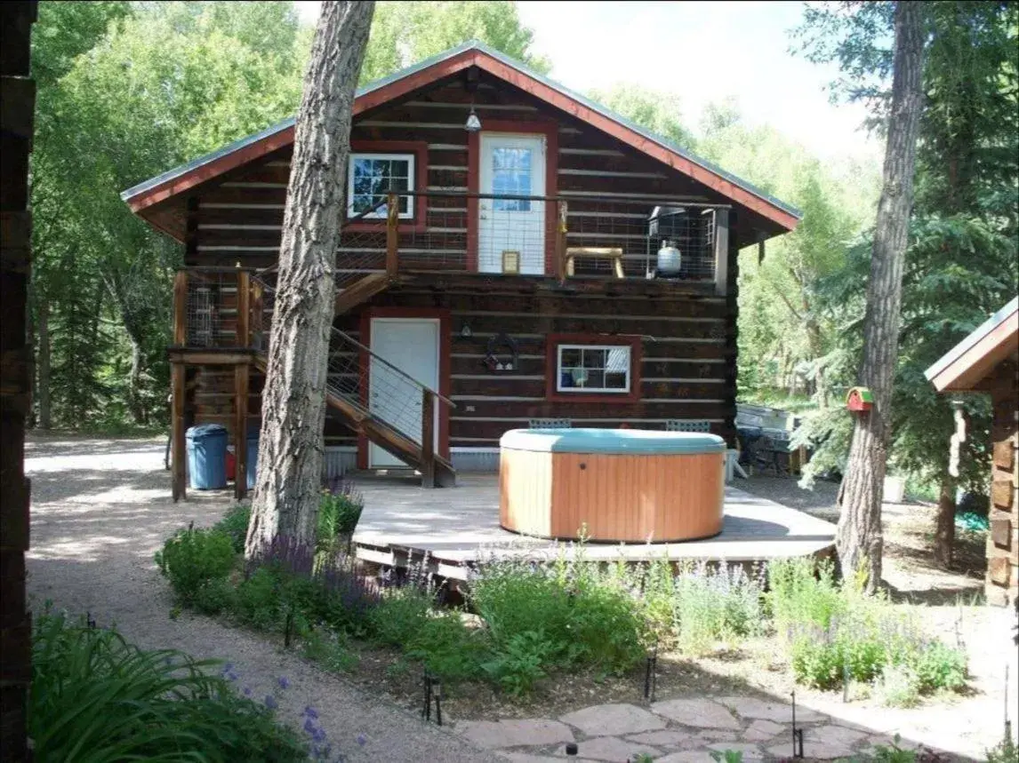 Studio Cabin - Pet Friendly in Riverside Meadows Cabins Studio Cabin - Pet Friendly in Riverside Meadows Cabins