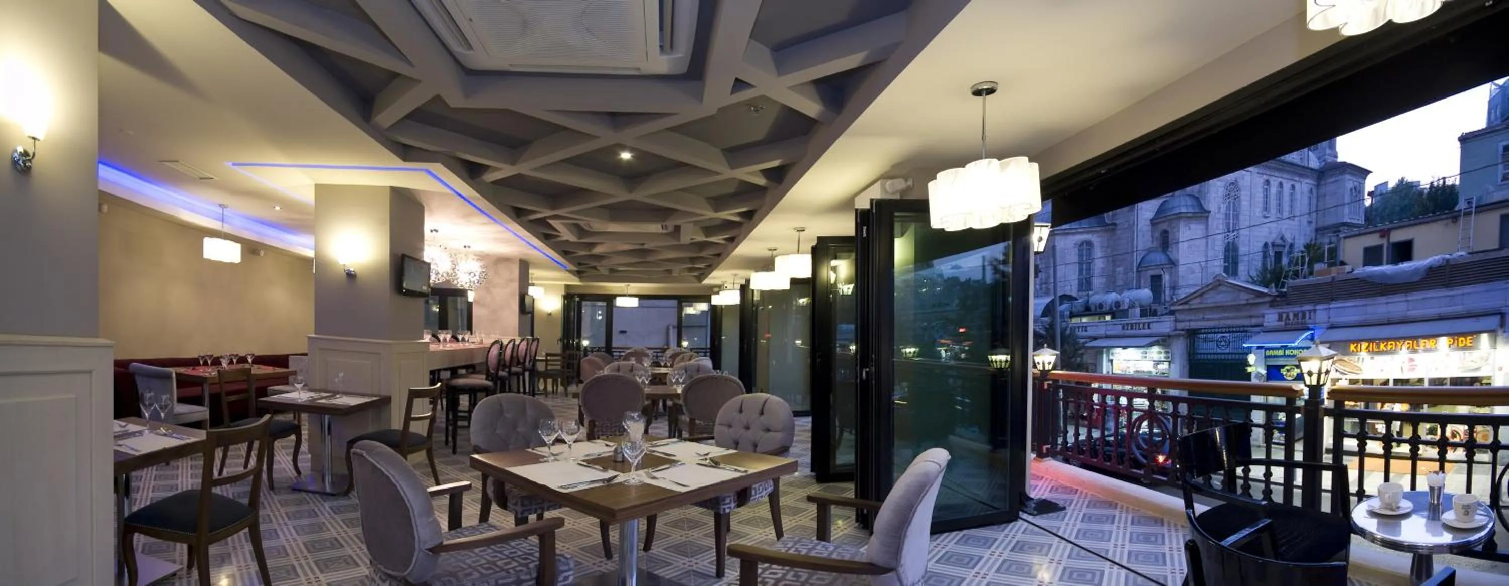 Restaurant/places to eat in Innpera Hotel