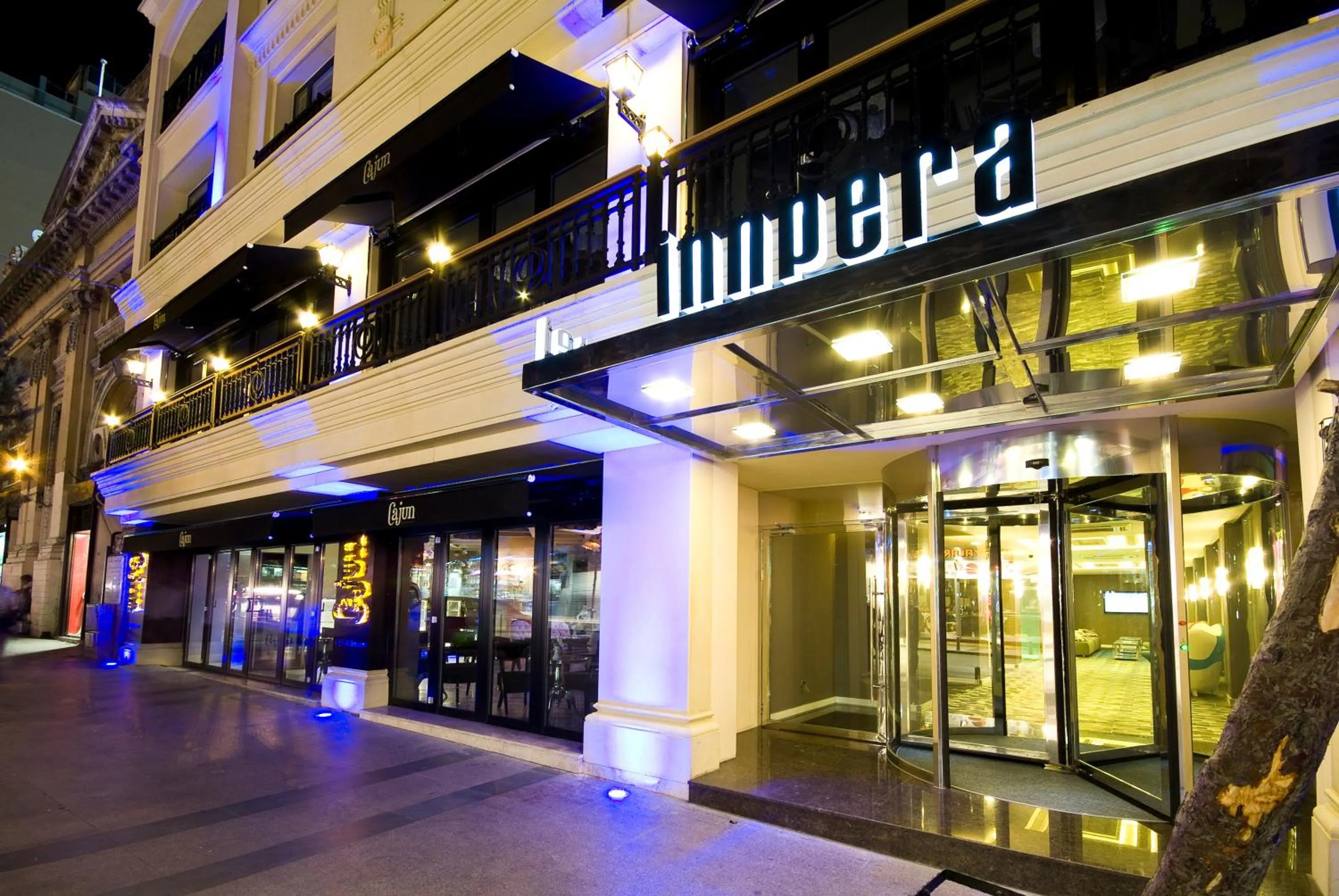 Facade/entrance in Innpera Hotel