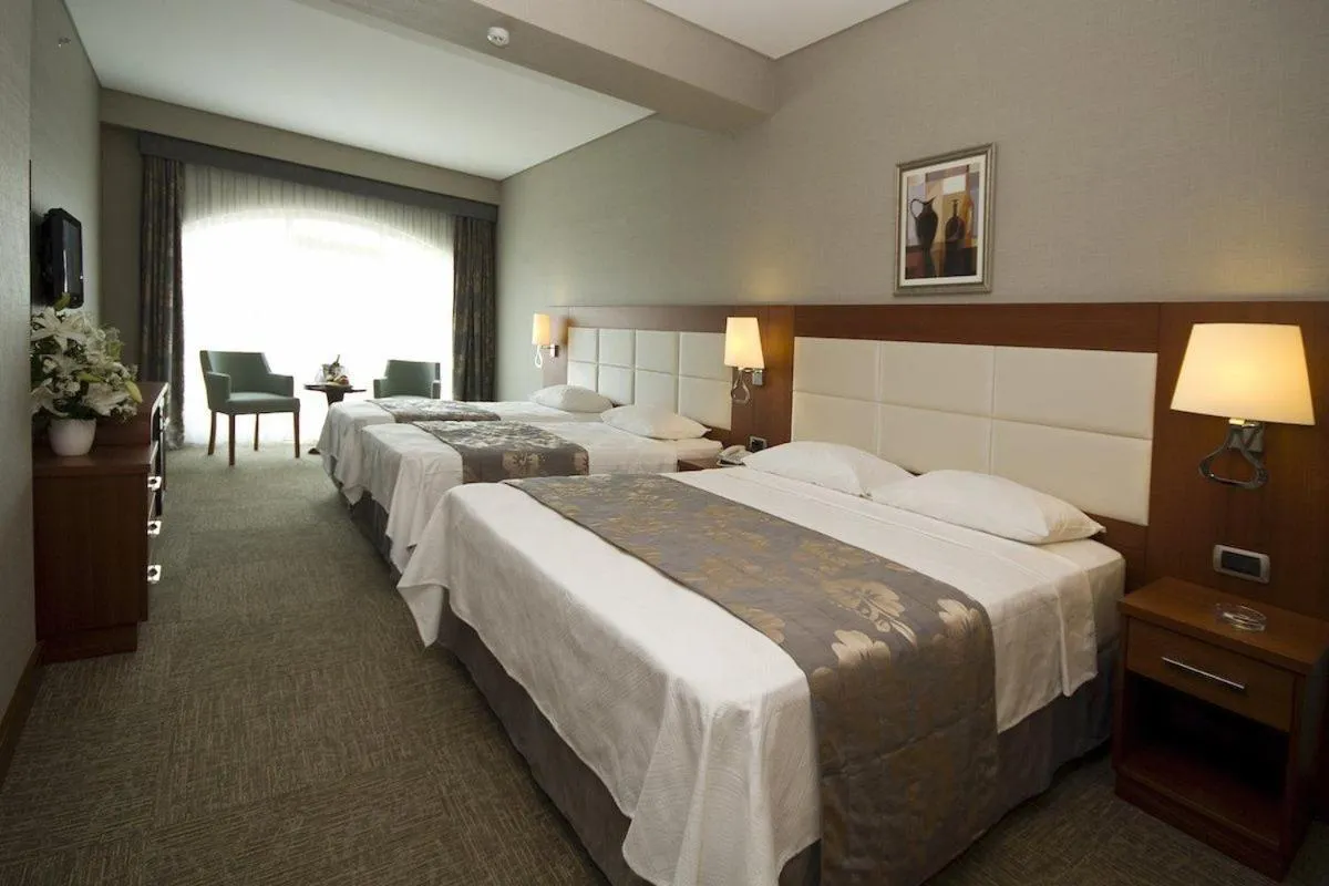 Bed in Innpera Hotel