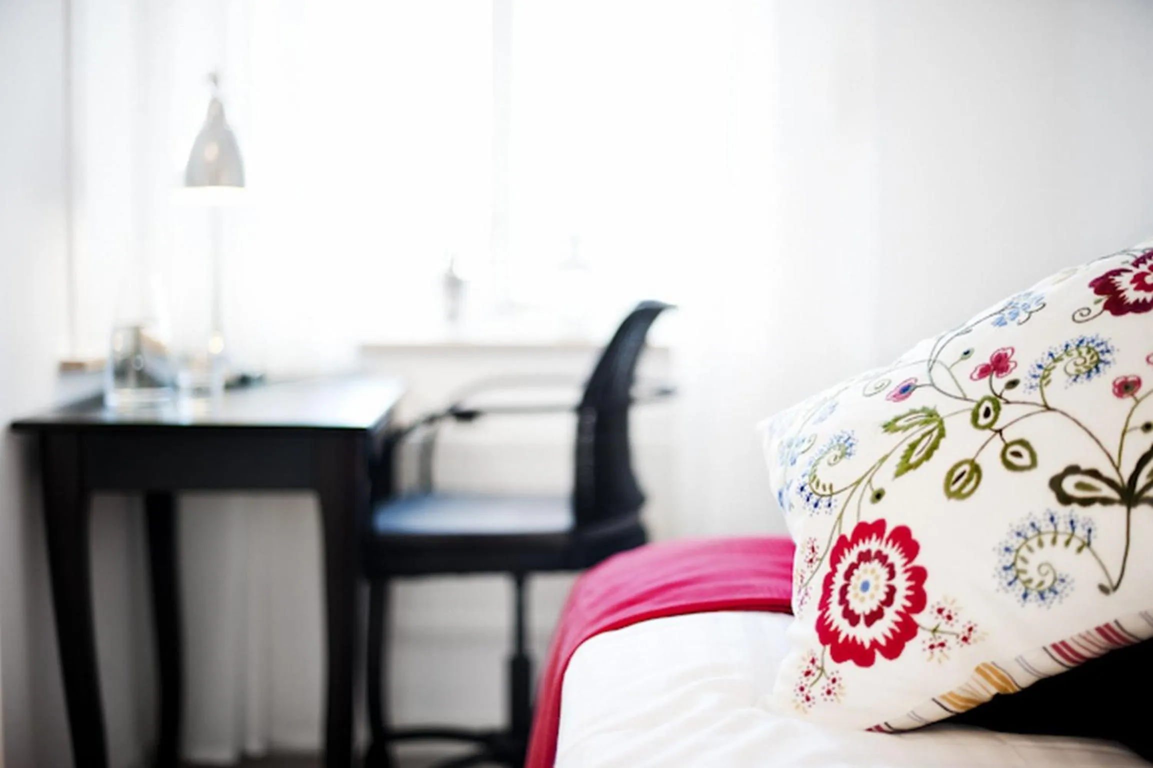 Decorative detail, Bed in Åh Stifts- & Konferensgård