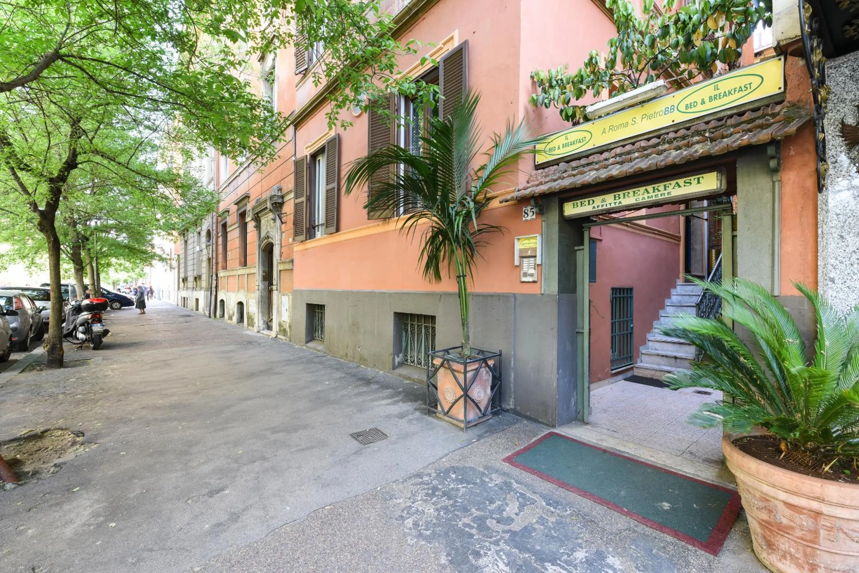 Facade/entrance in A Roma San Pietro Best Bed