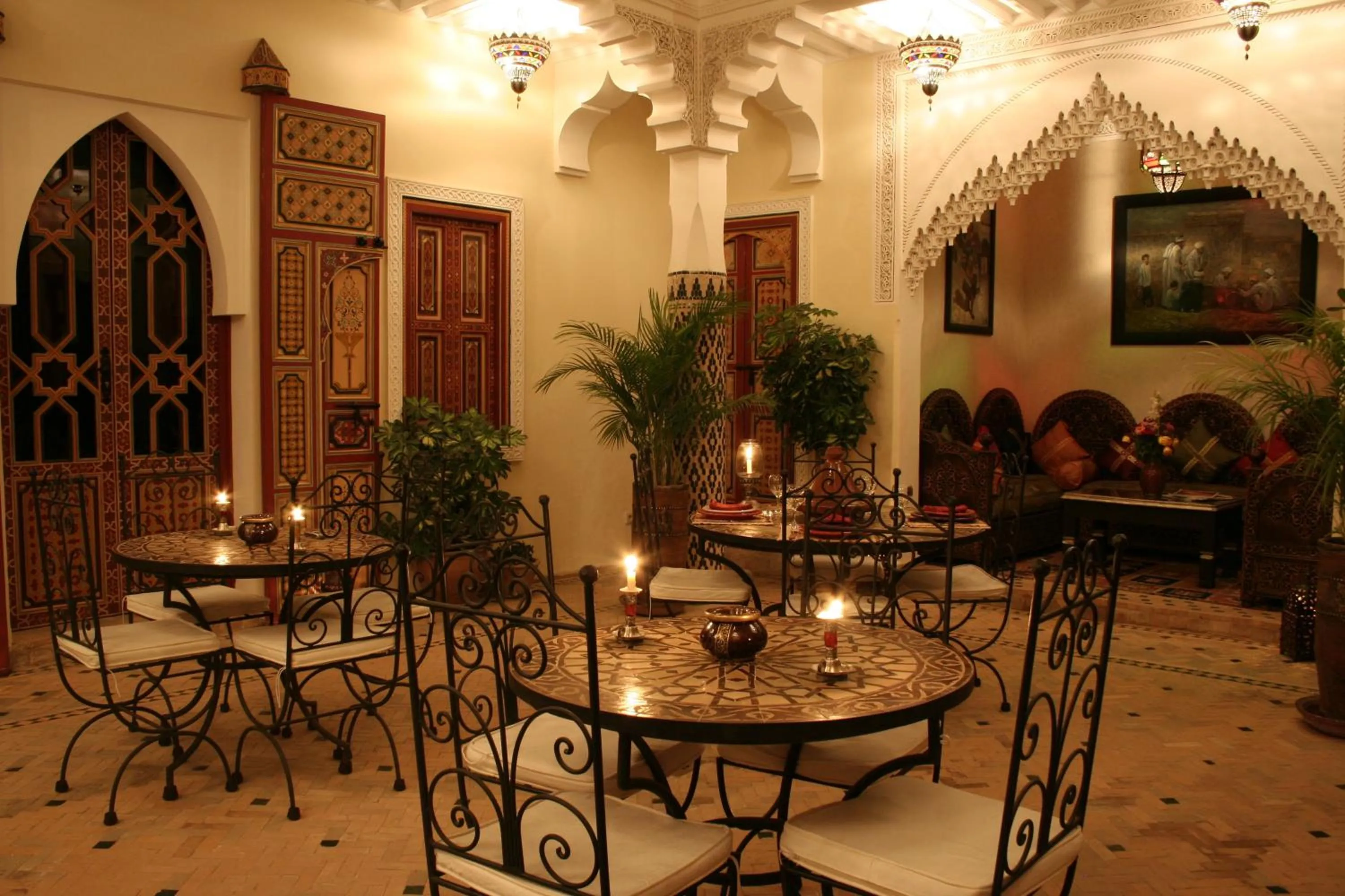 Restaurant/places to eat in Riad Sofia