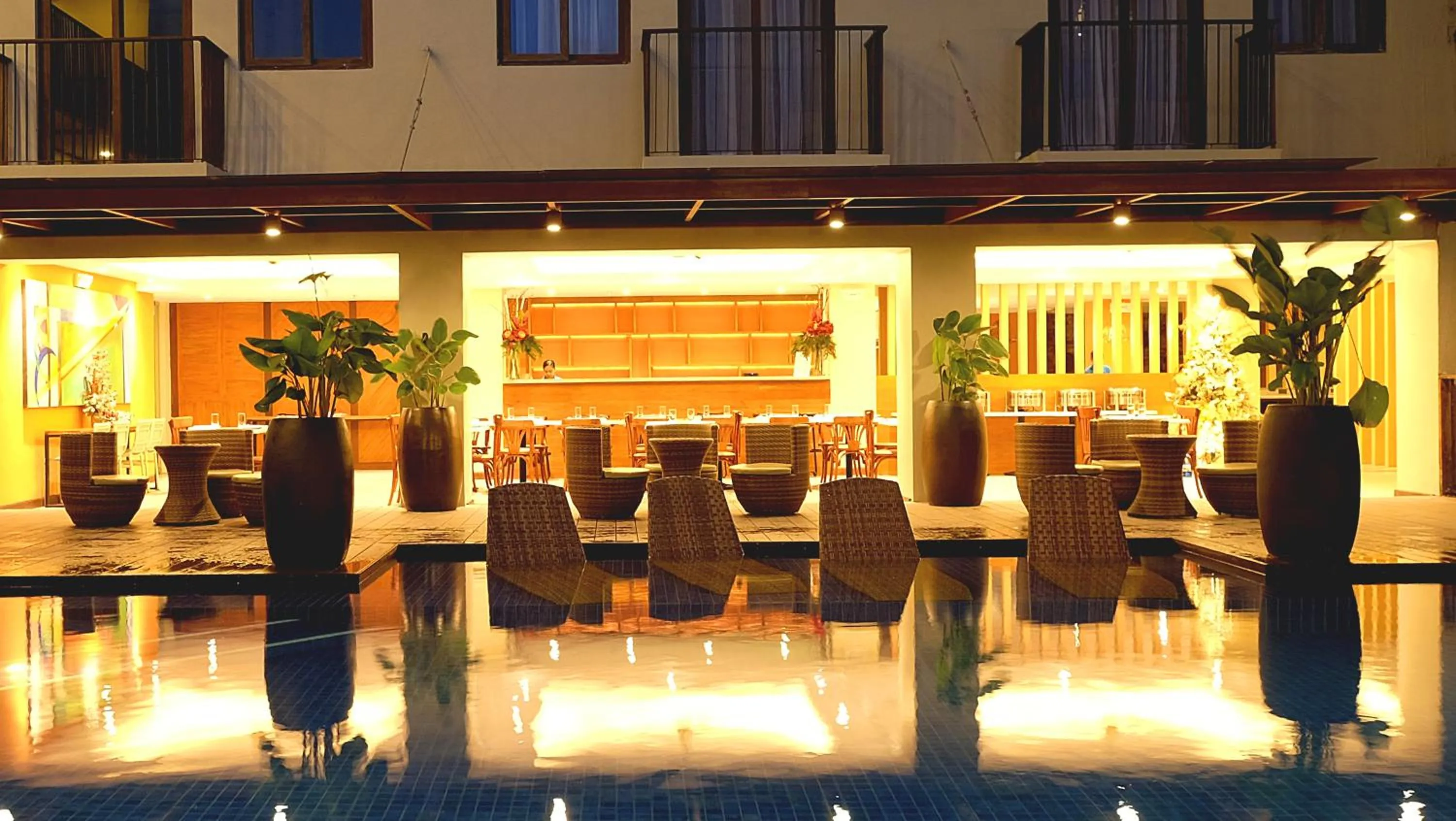 Restaurant/places to eat in Altabriza Resort Boracay