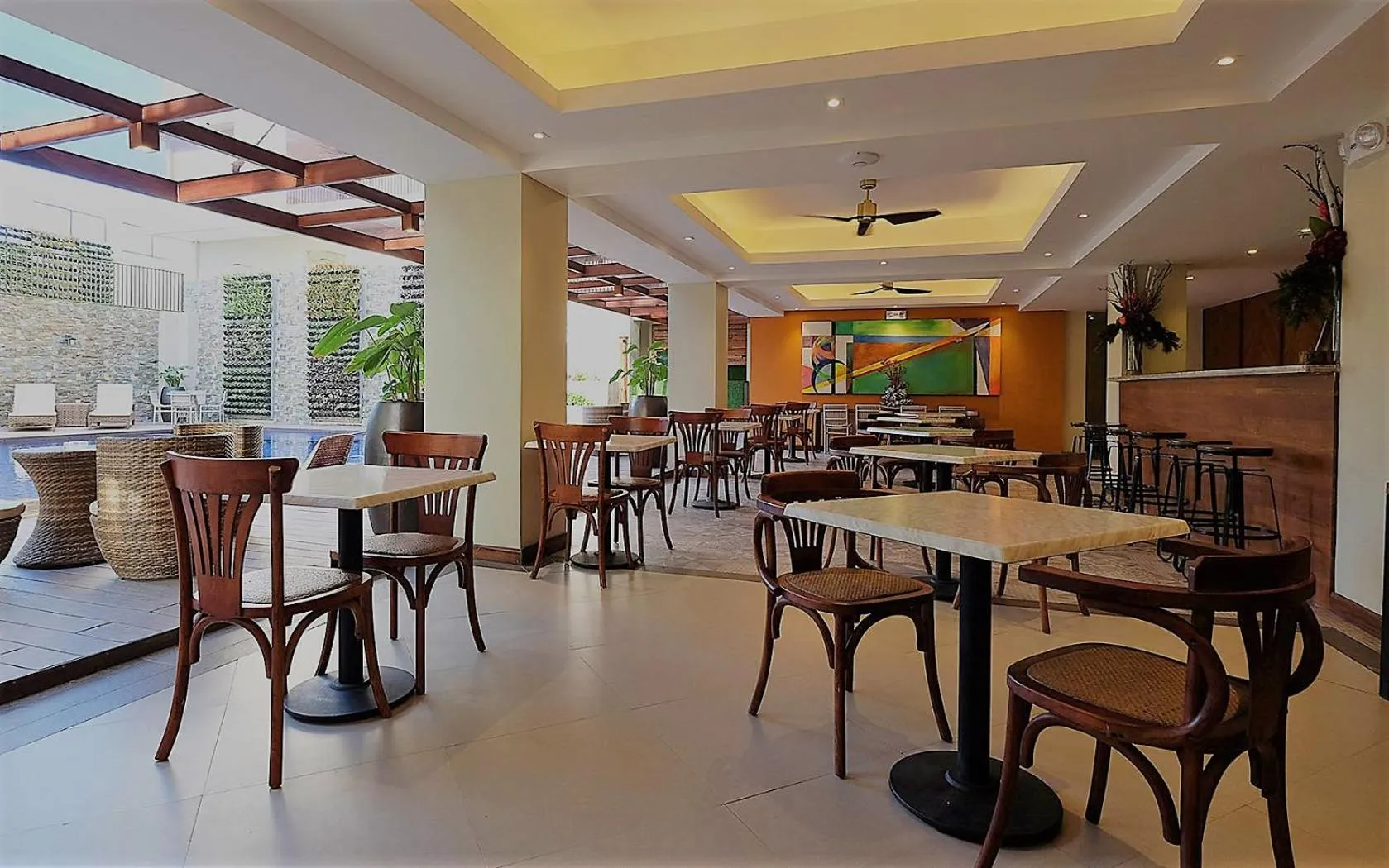 Restaurant/places to eat in Altabriza Resort Boracay