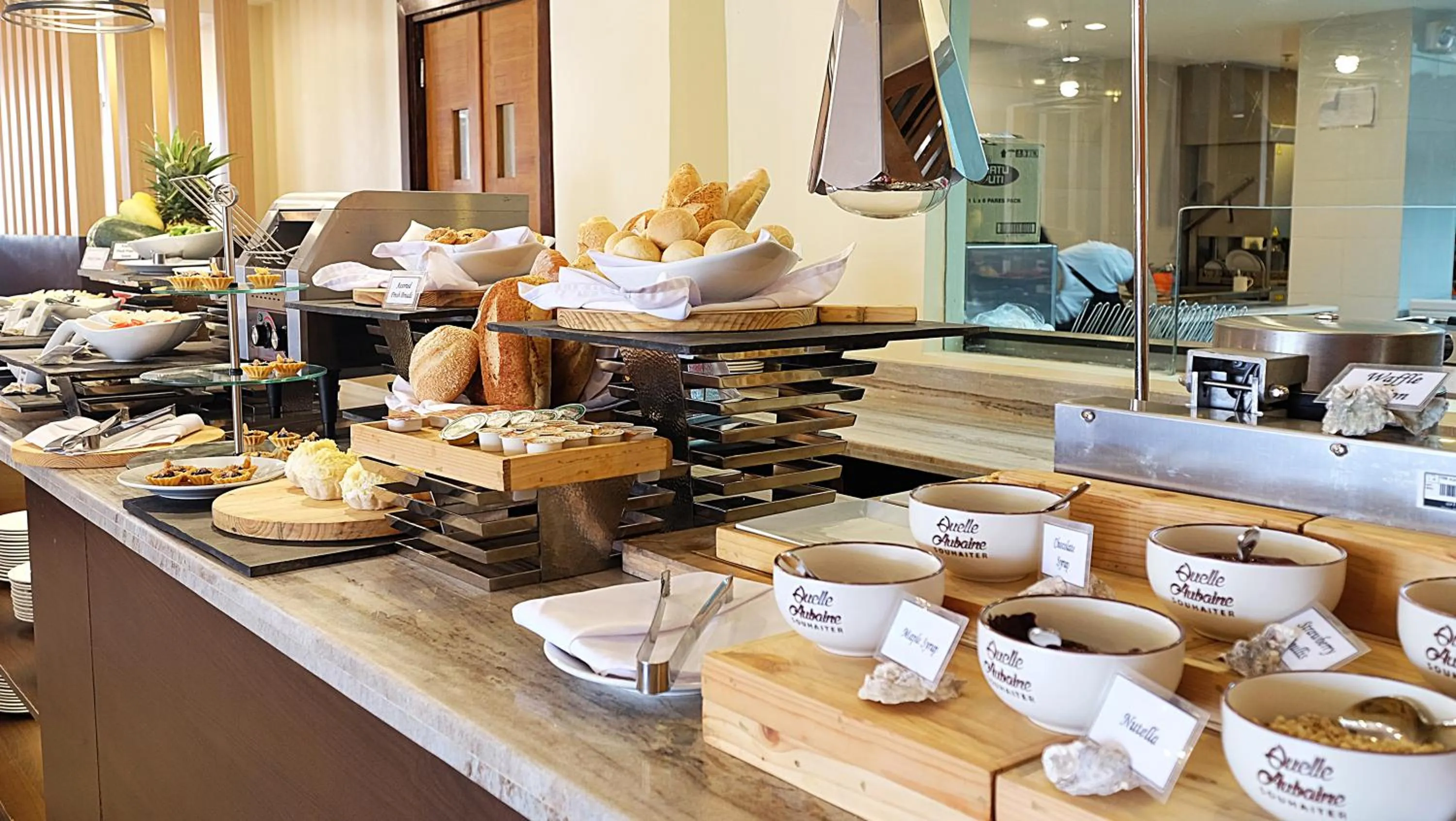 Restaurant/places to eat in Altabriza Resort Boracay