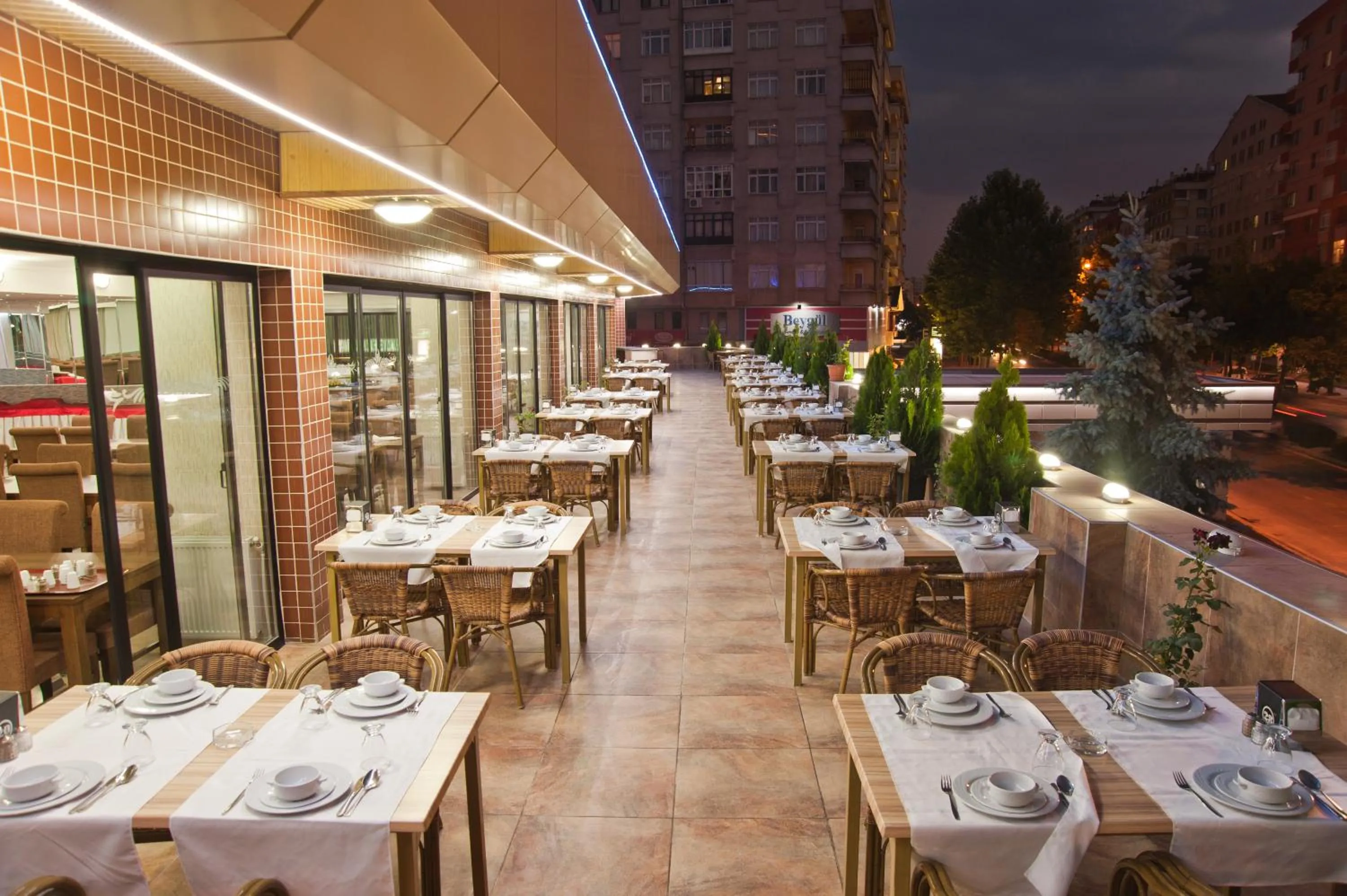 Restaurant/places to eat in Dündar Hotel