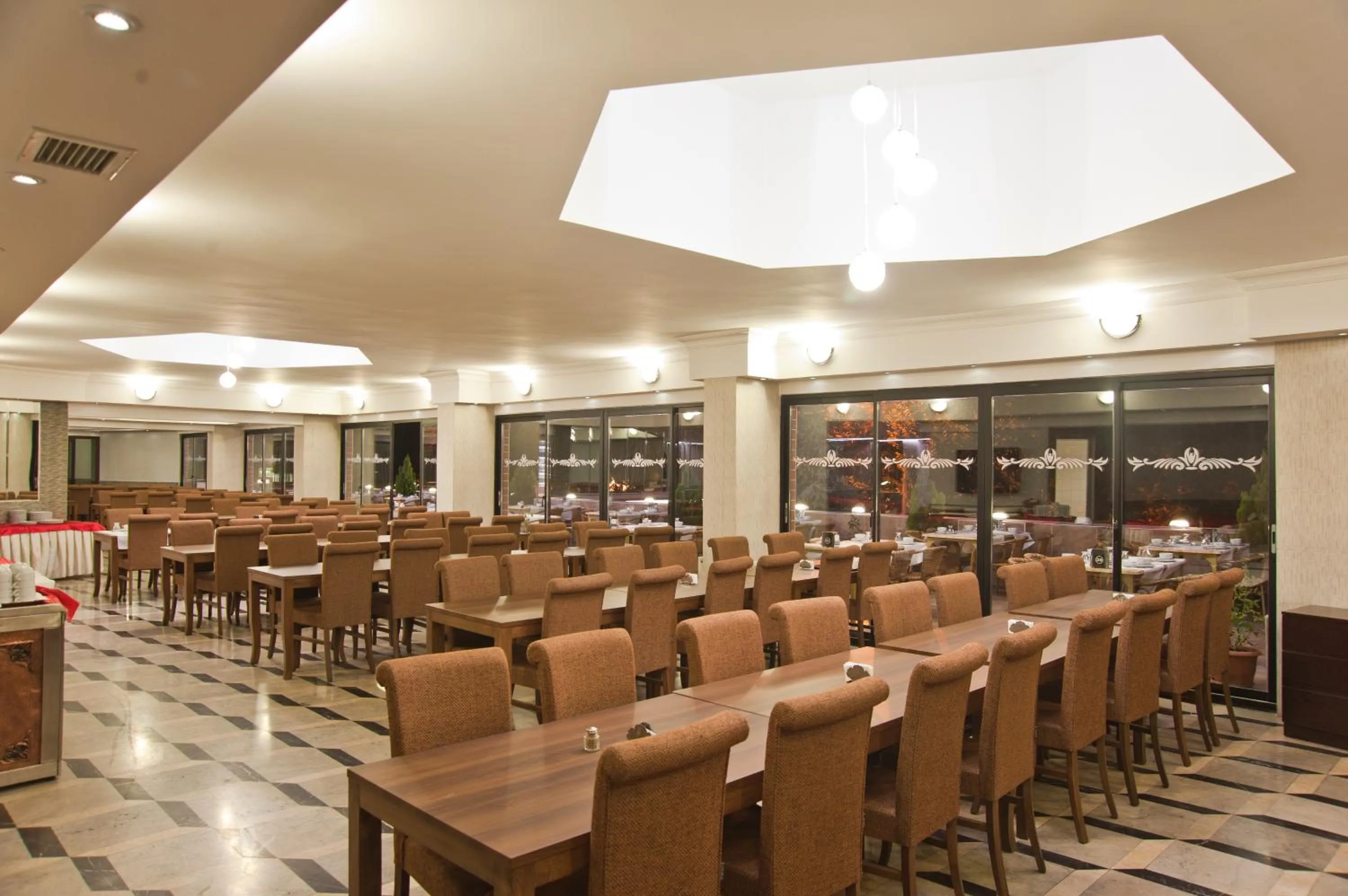 Restaurant/places to eat in Dündar Hotel
