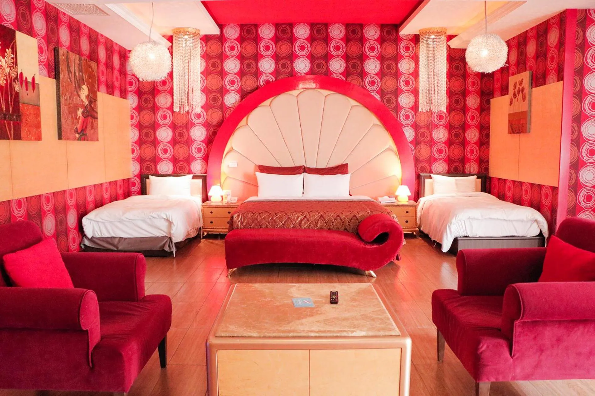 Decorative detail, Bed in Vogue Boutique Motel