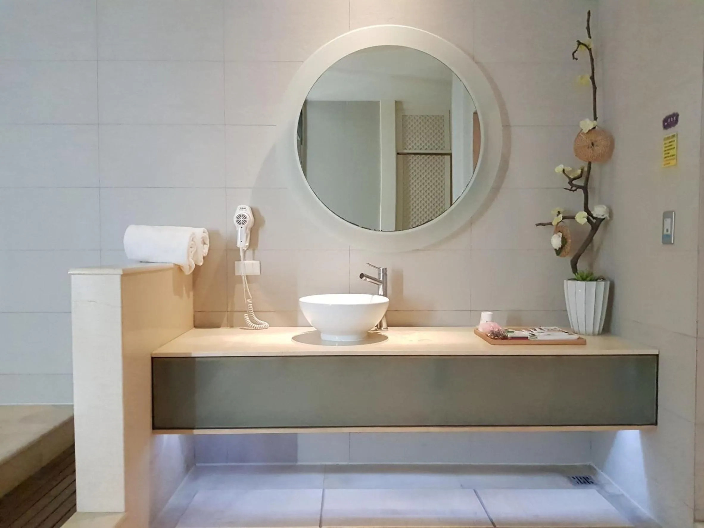 Bathroom in Vogue Boutique Motel