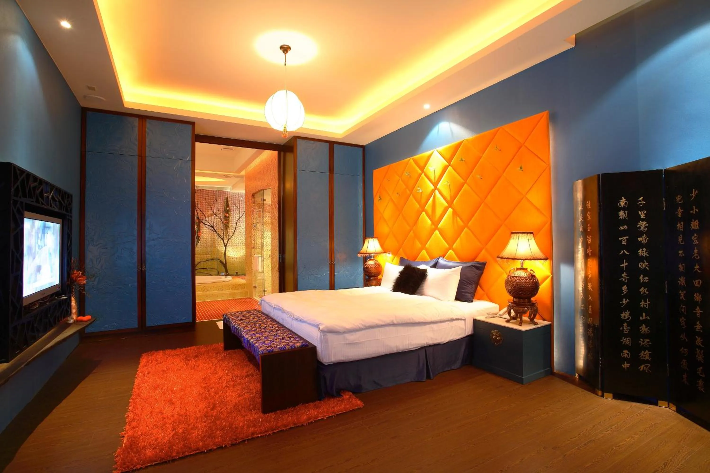 Photo of the whole room, Bed in Vogue Boutique Motel