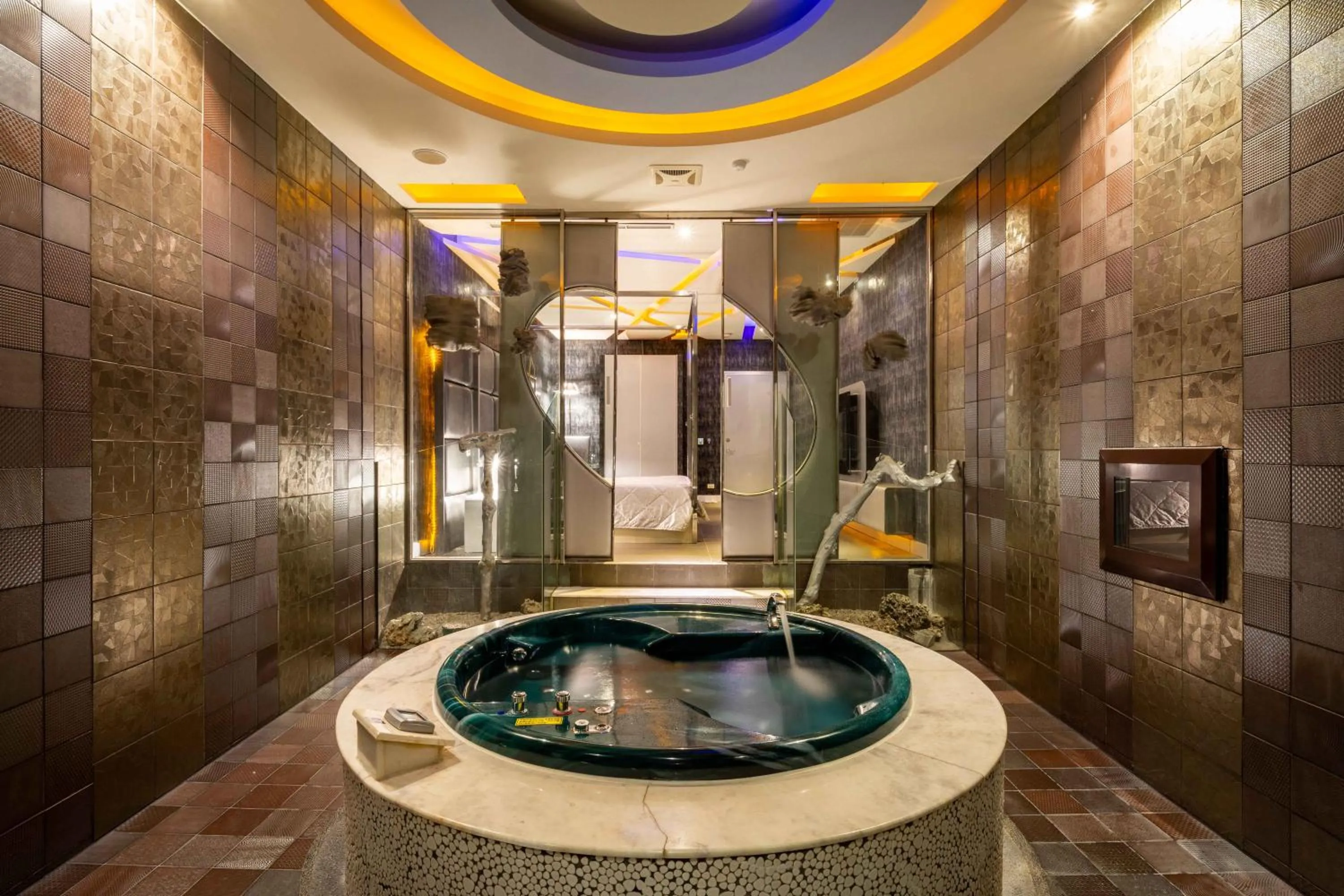 Shower in Vogue Boutique Motel