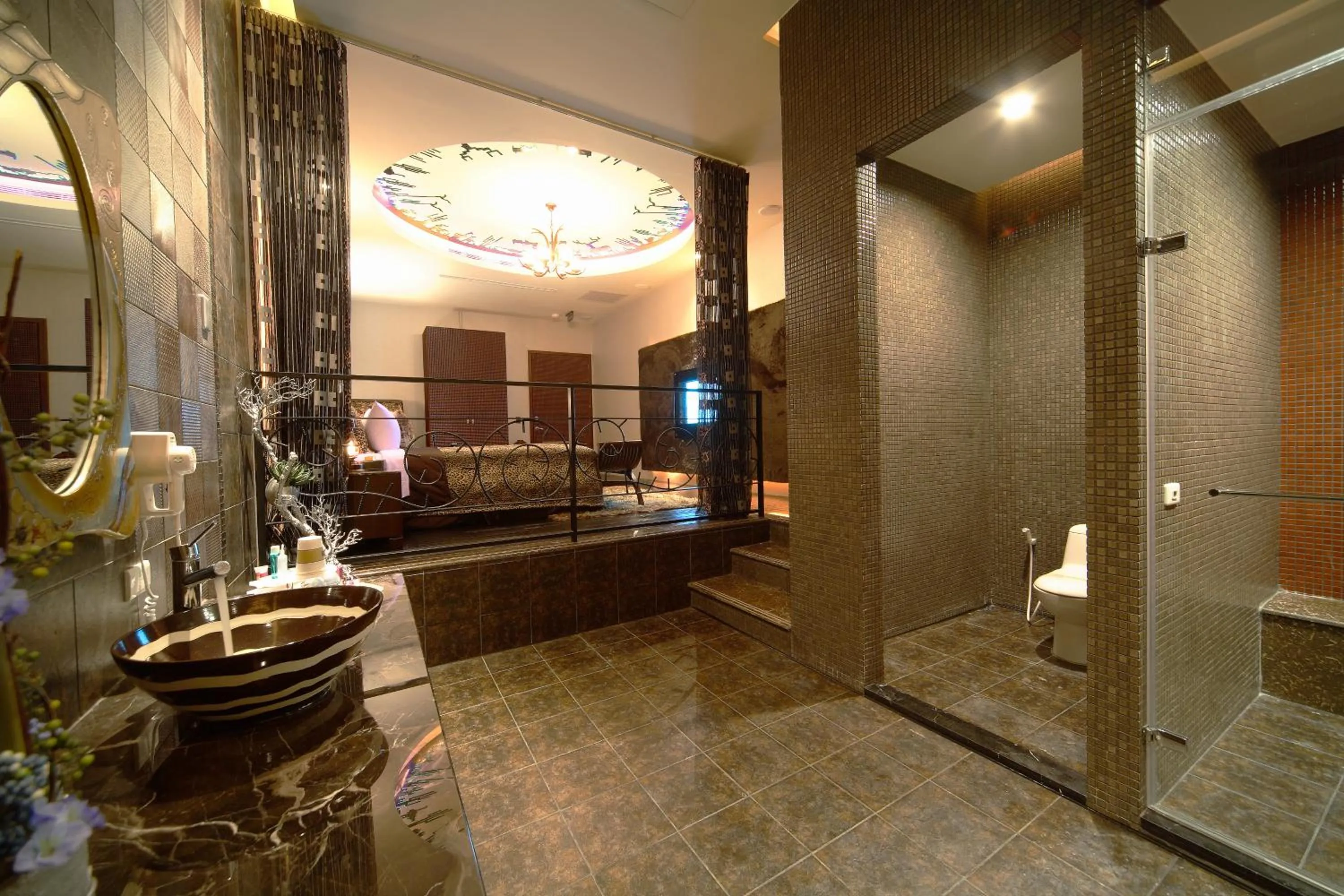 Bathroom in Vogue Boutique Motel