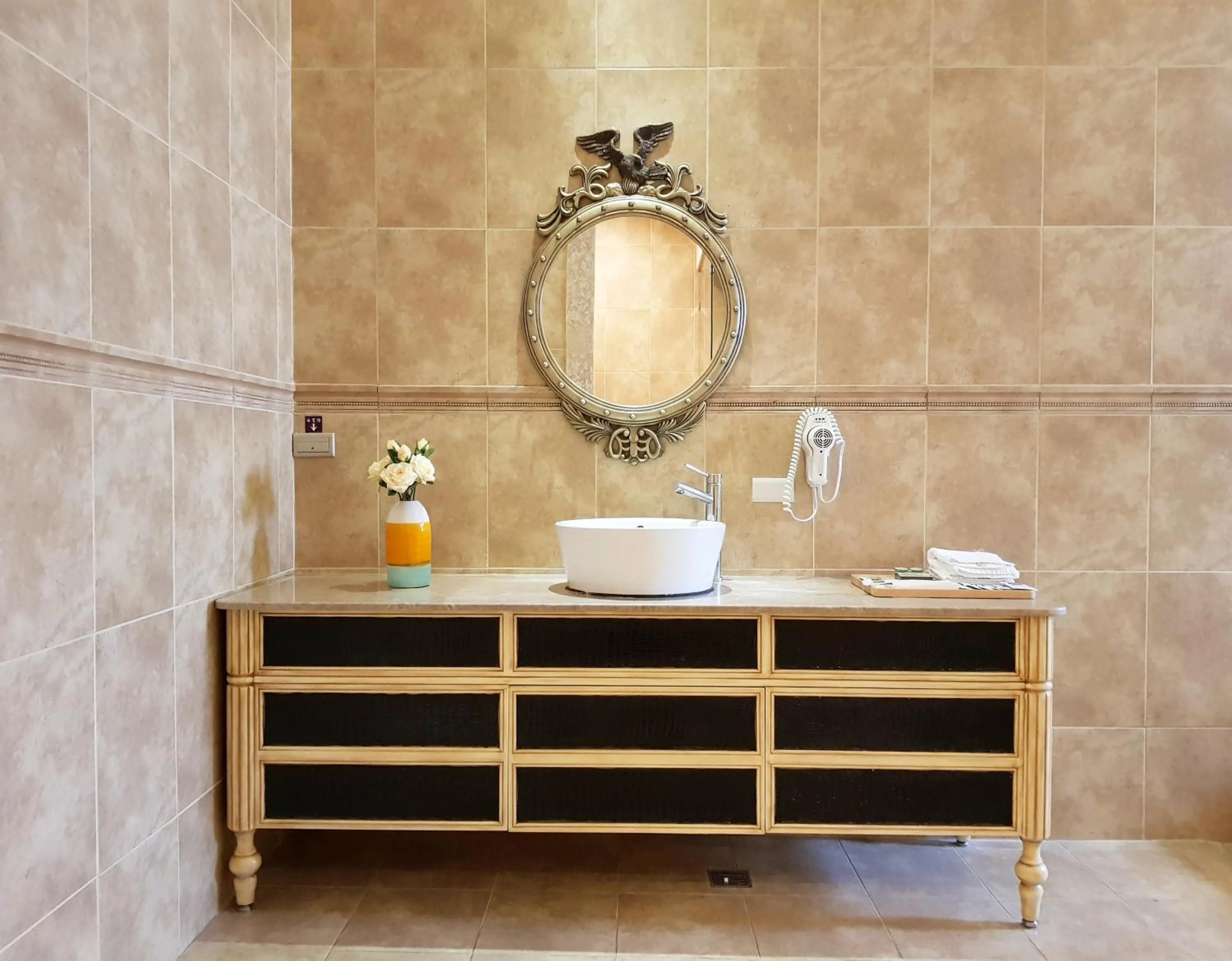 Shower in Vogue Boutique Motel