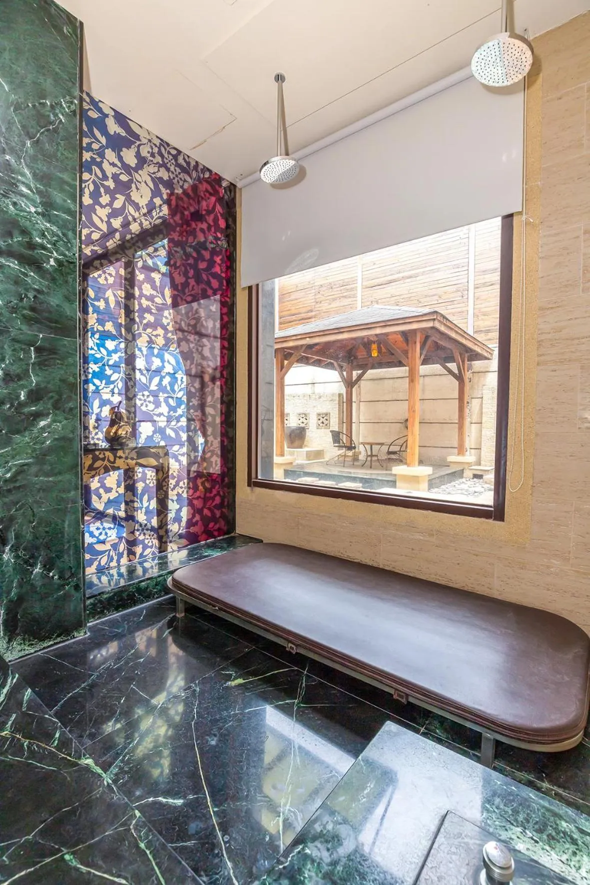 Shower in Vogue Boutique Motel