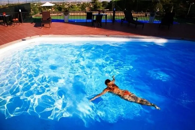 Swimming pool in Etna Hut
