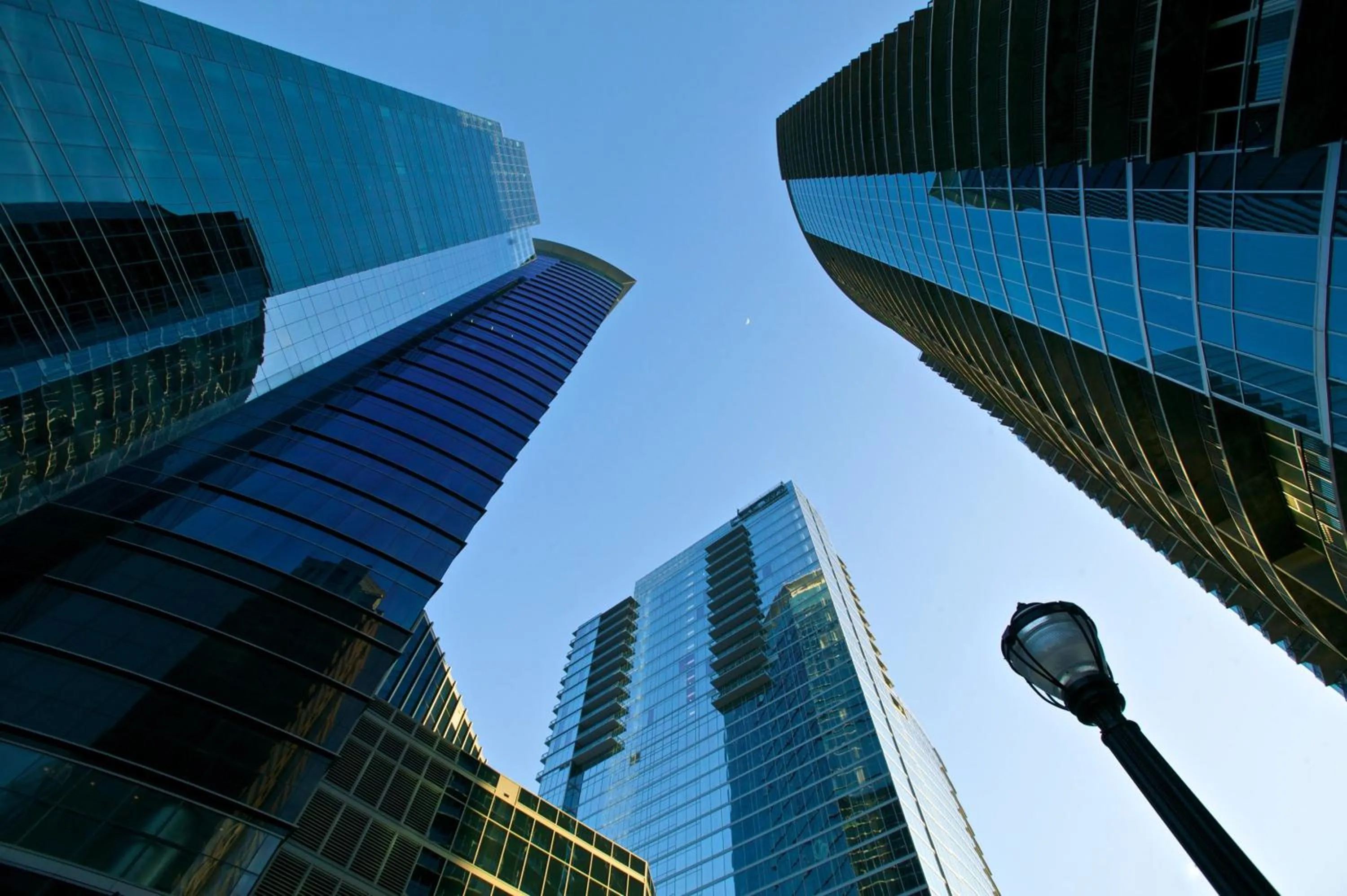 Property building in Loews Atlanta Hotel