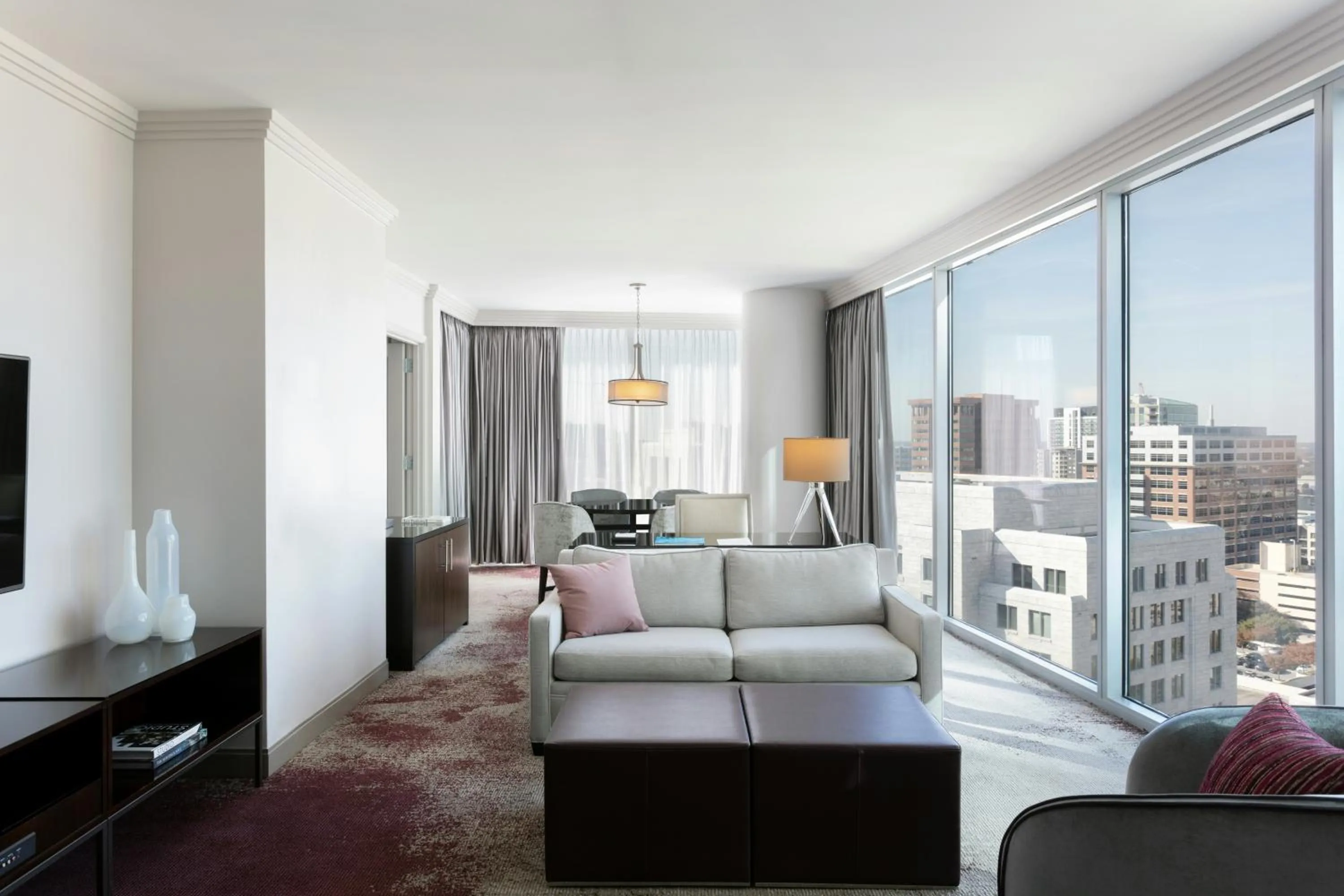 Living room in Loews Atlanta Hotel