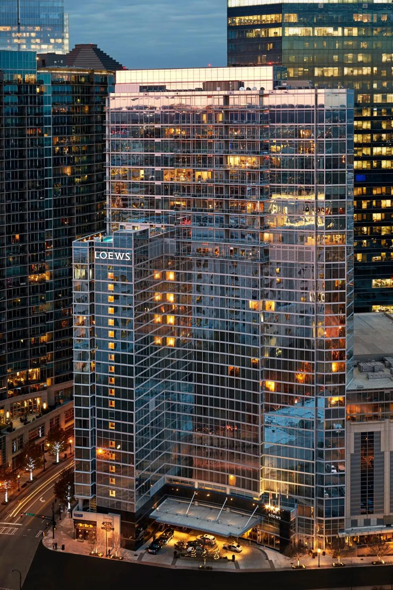 Property building in Loews Atlanta Hotel