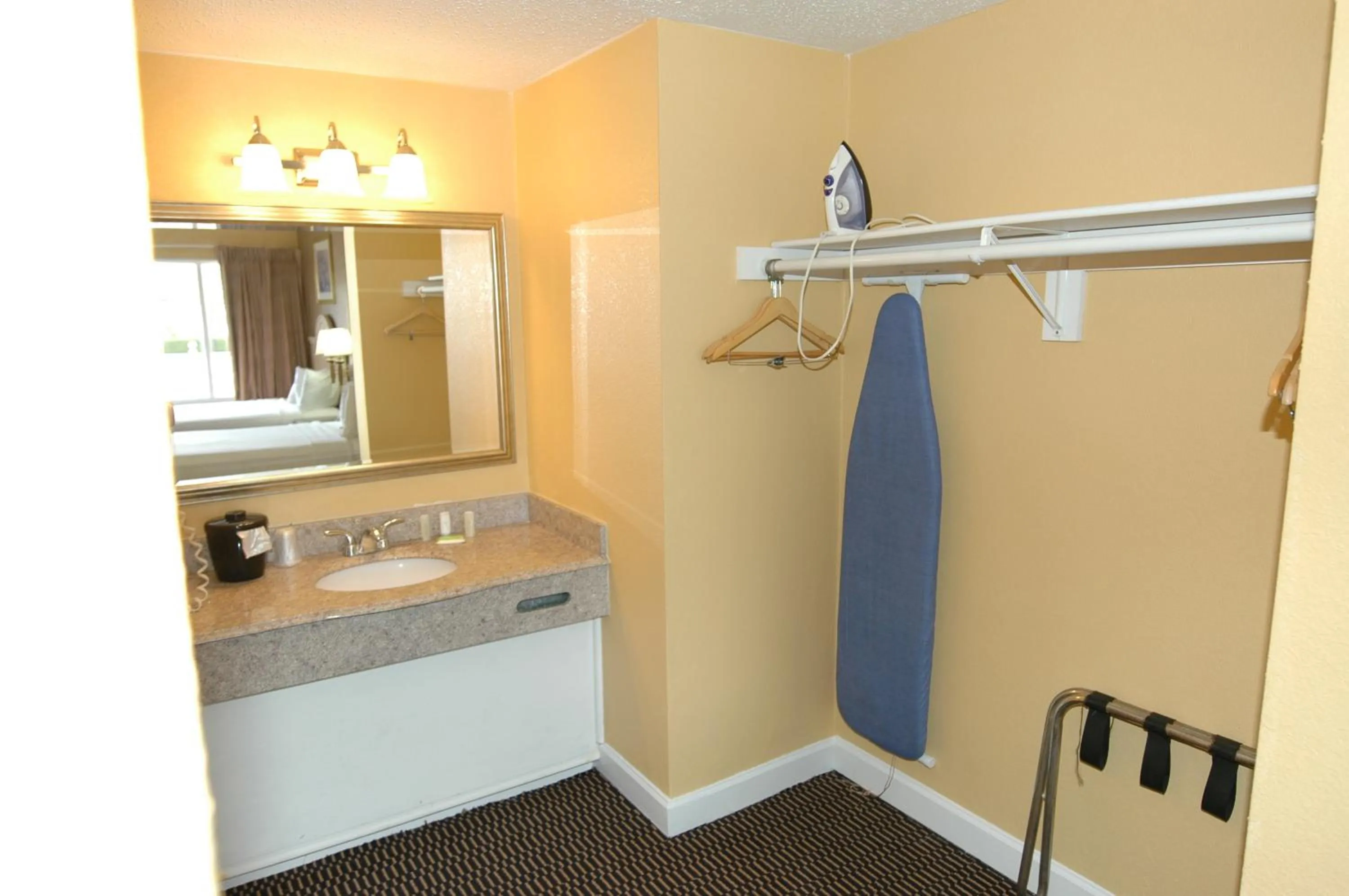 Bathroom in Ambassadors Inn & Suites