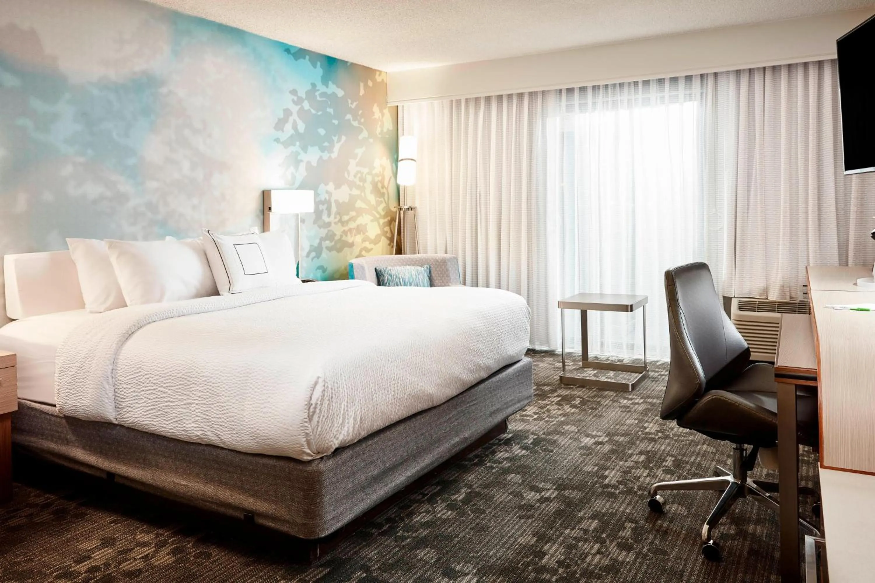 Photo of the whole room, Bed in Courtyard Cincinnati Airport South/Florence