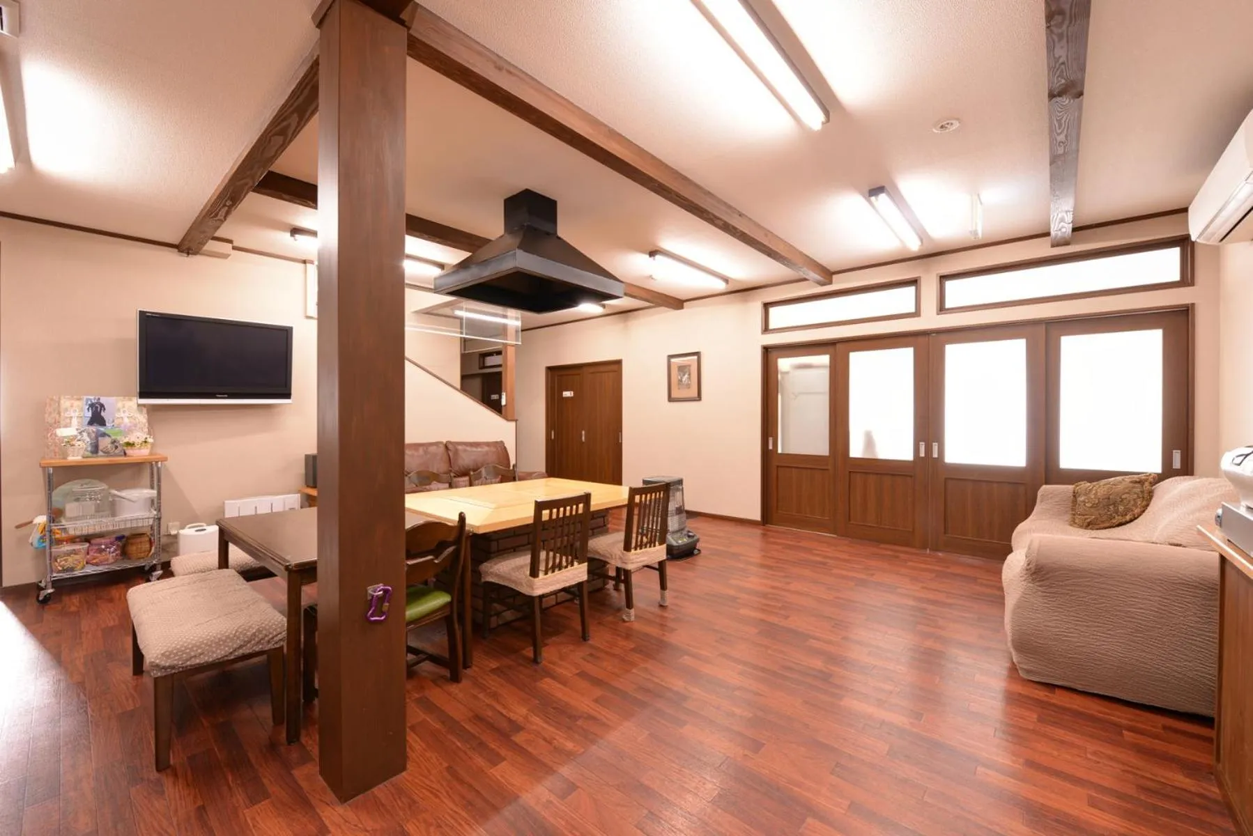 Communal lounge/ TV room in Lodge B&W